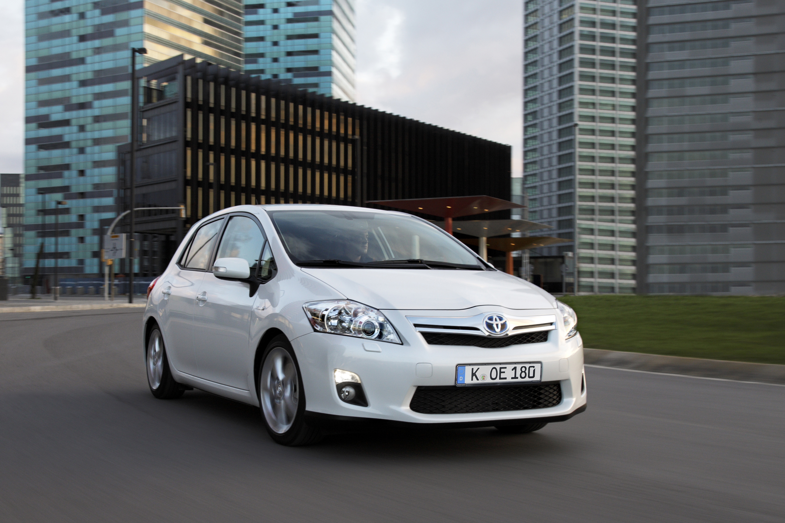 Toyota Auris Hybrid 