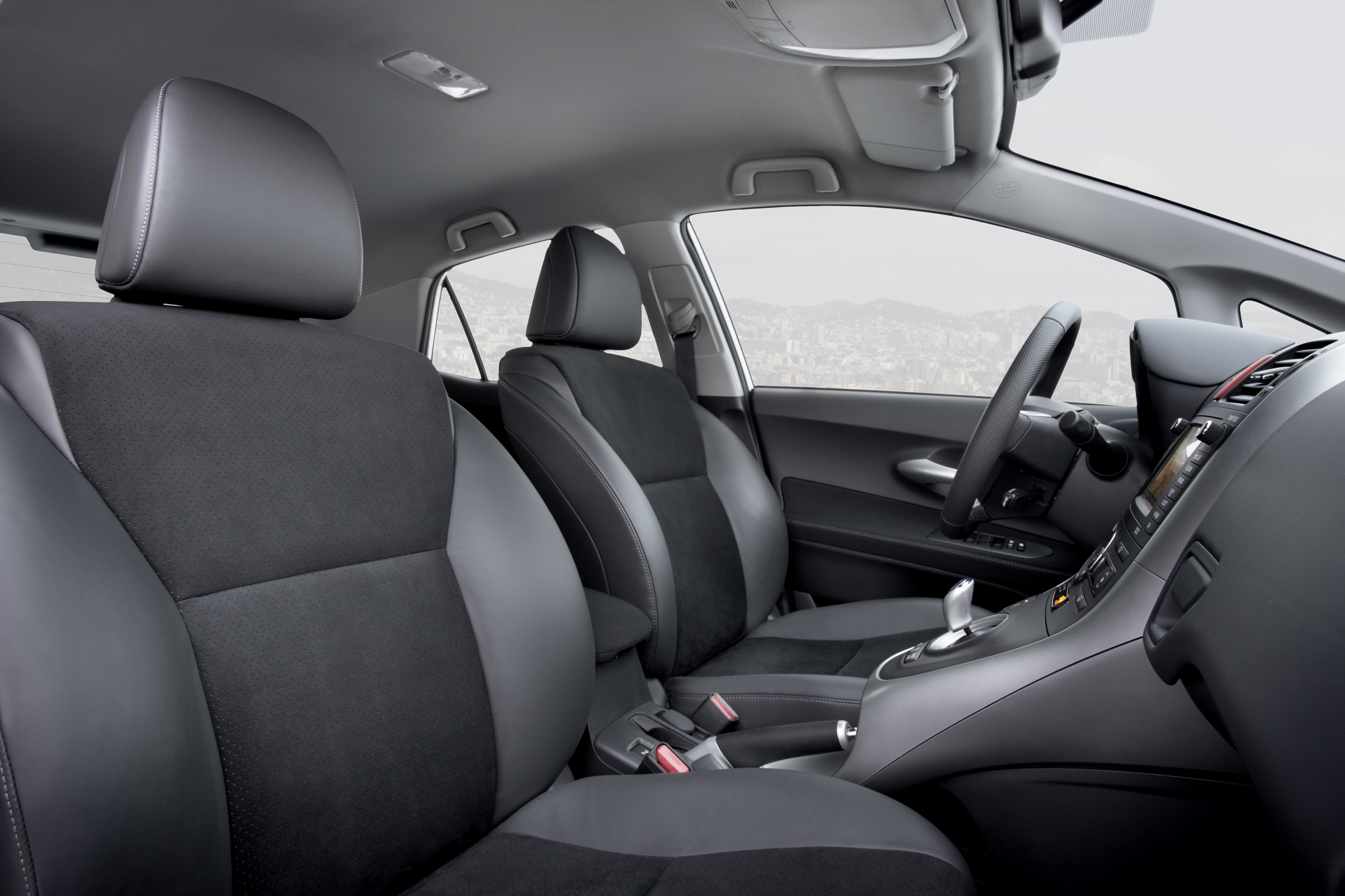Toyota Auris Hybrid 