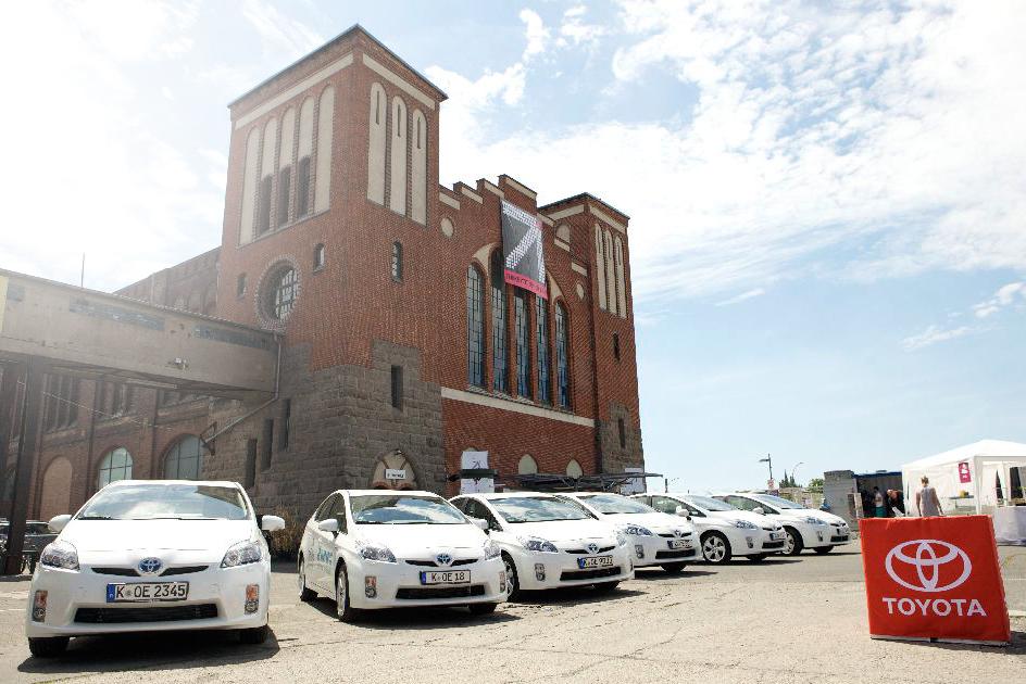 Toyota Prius fährt zum dritten Mal bei grüner Modemesse vor