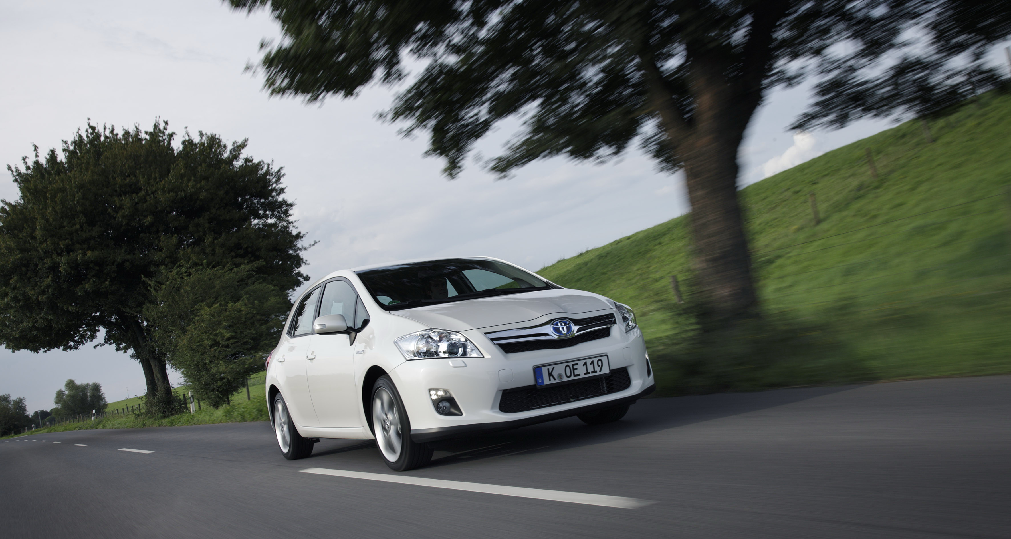 06 Auris Hybrid