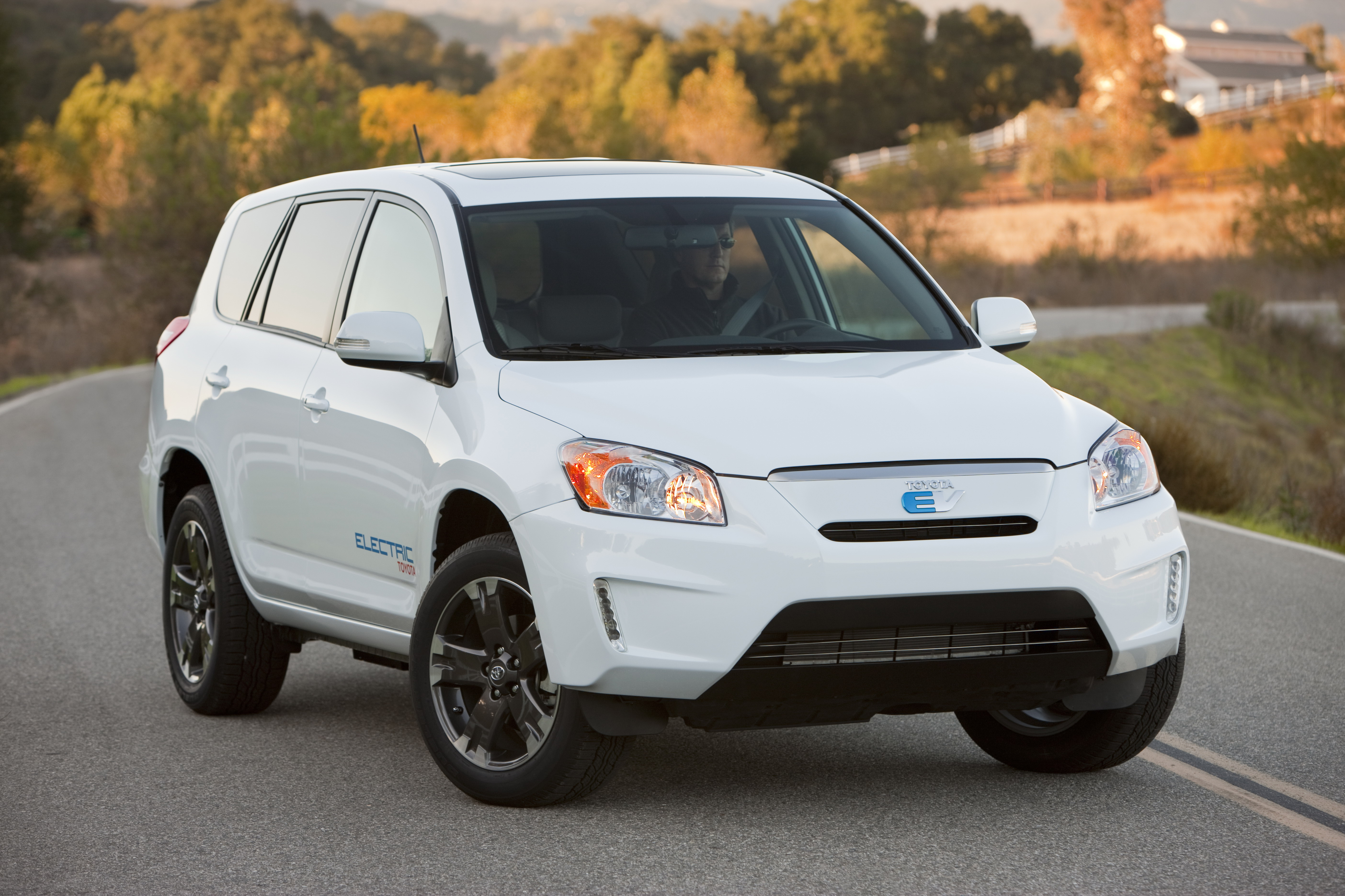 Toyota RAV4 EV LA Motorshow 2010