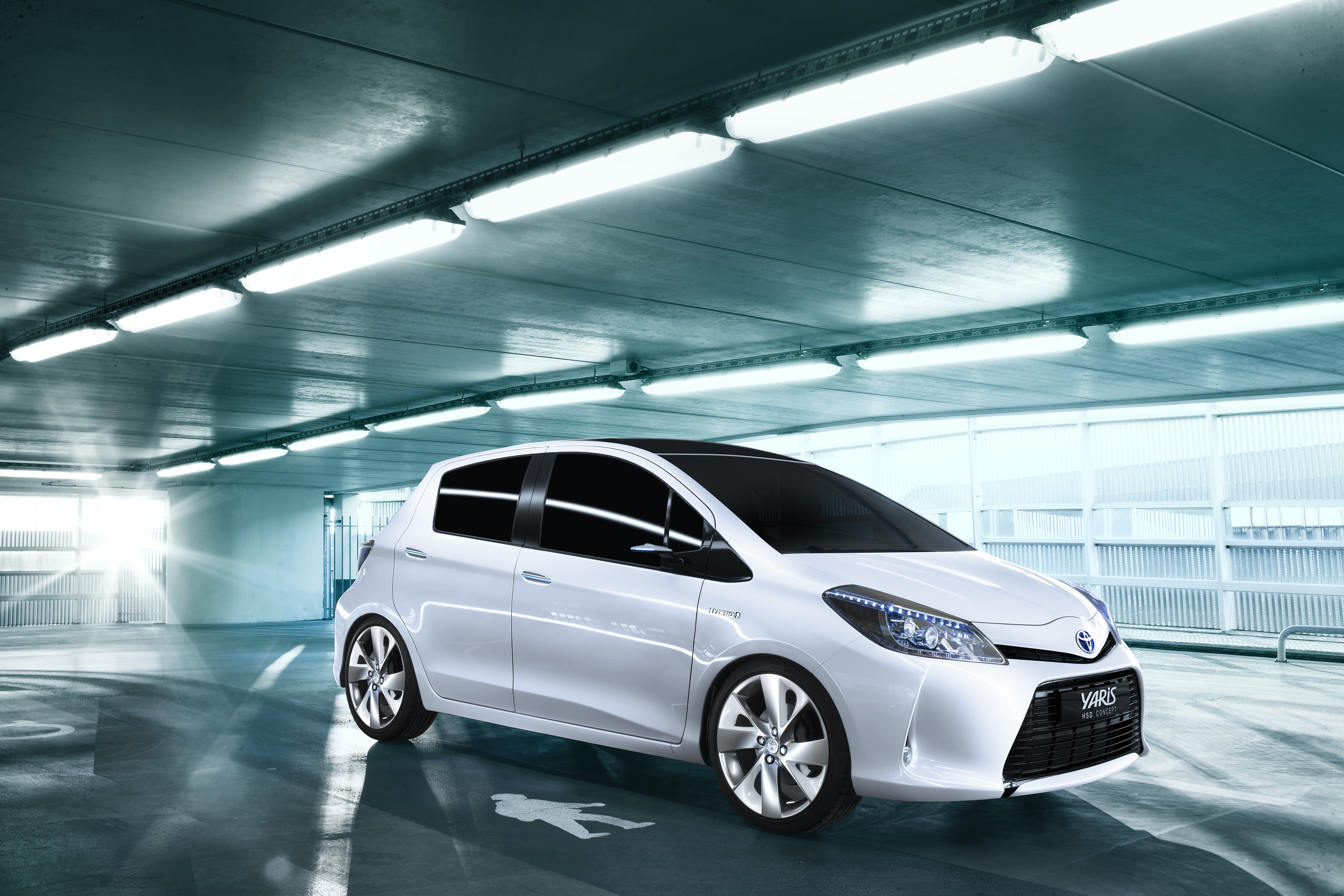 Toyota Yaris Hybrid Concept 