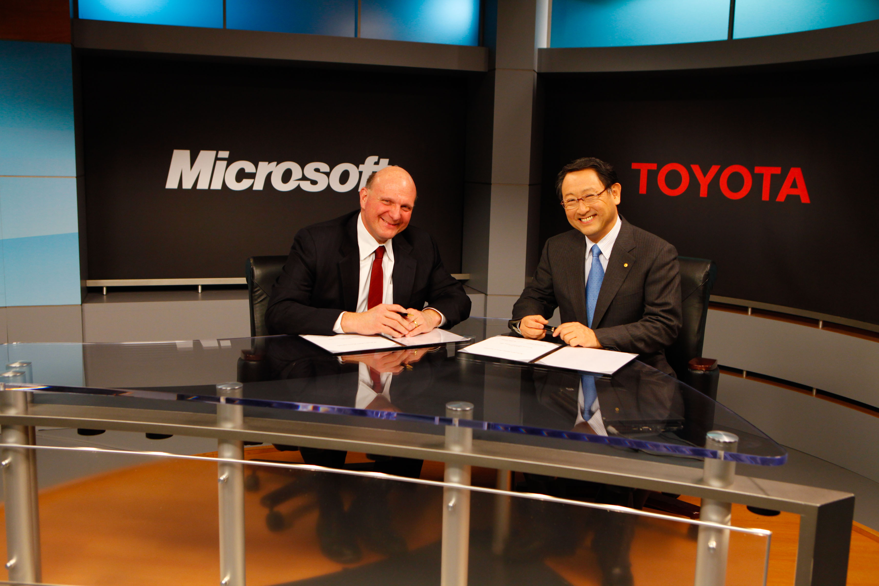 Toyota und Microsoft vereinbaren Zusammenarbeit