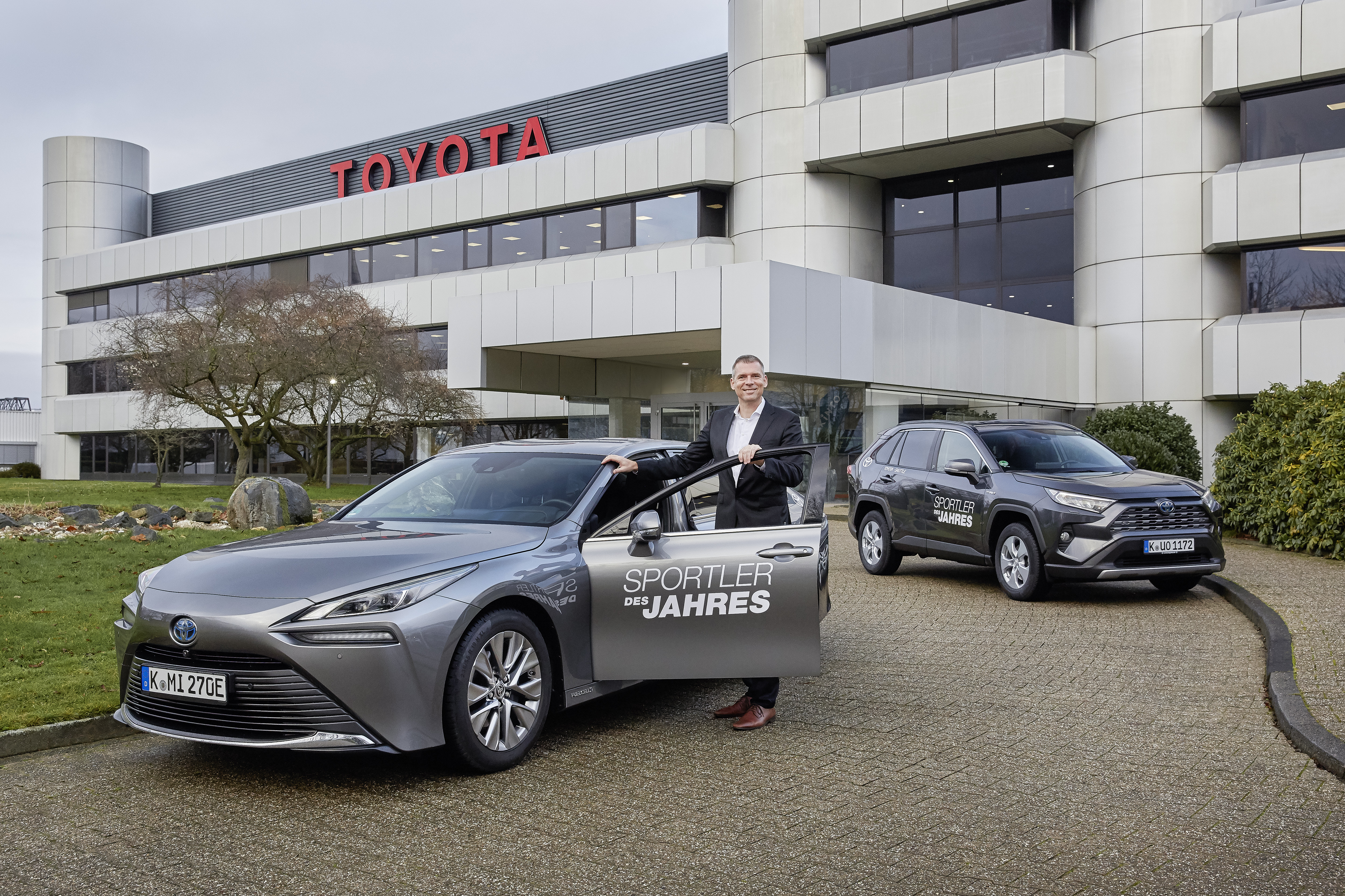 Toyota Mirai und RAV4 hybrid