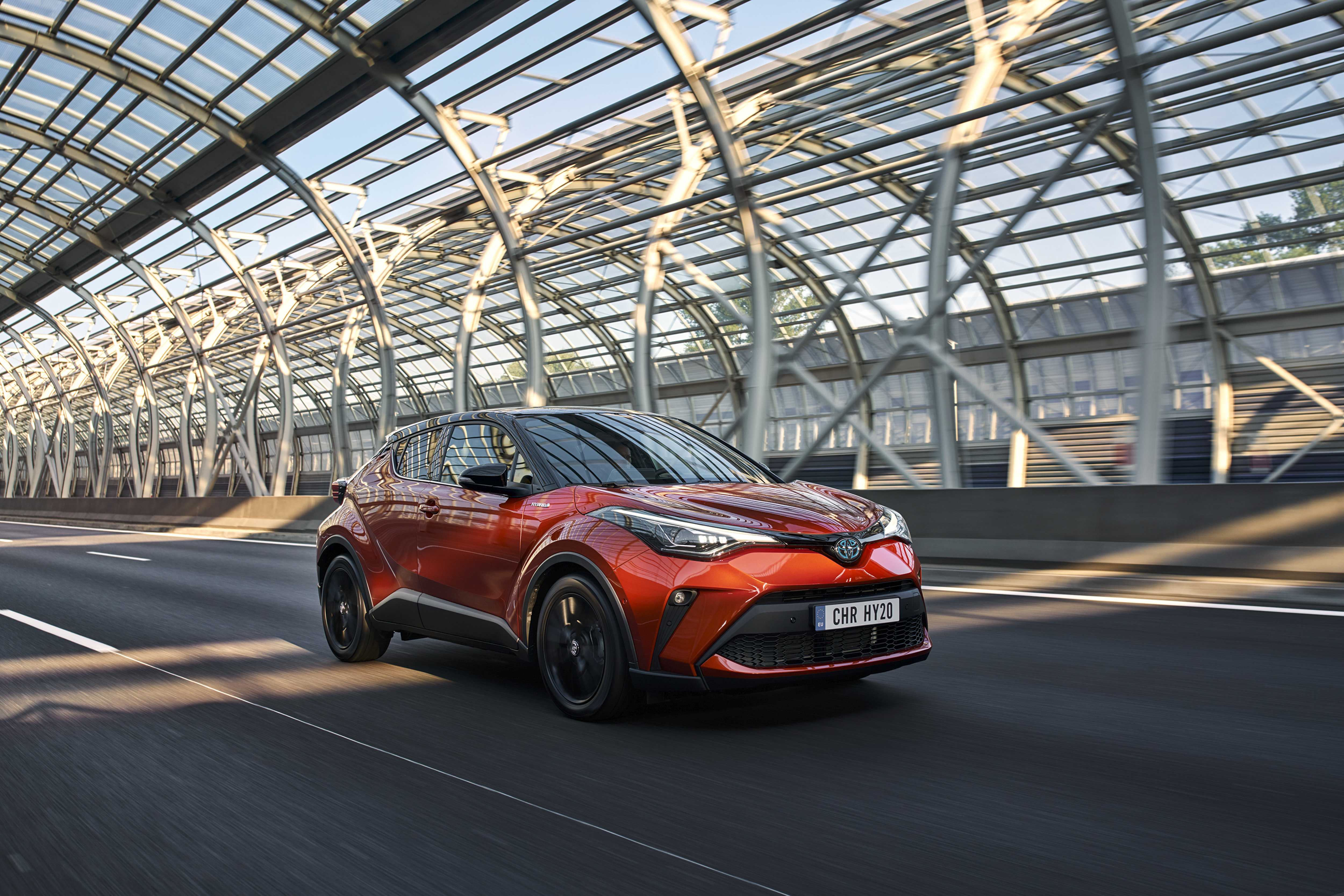 Toyota C-HR mit elektrifizierter Fahrspaßgarantie