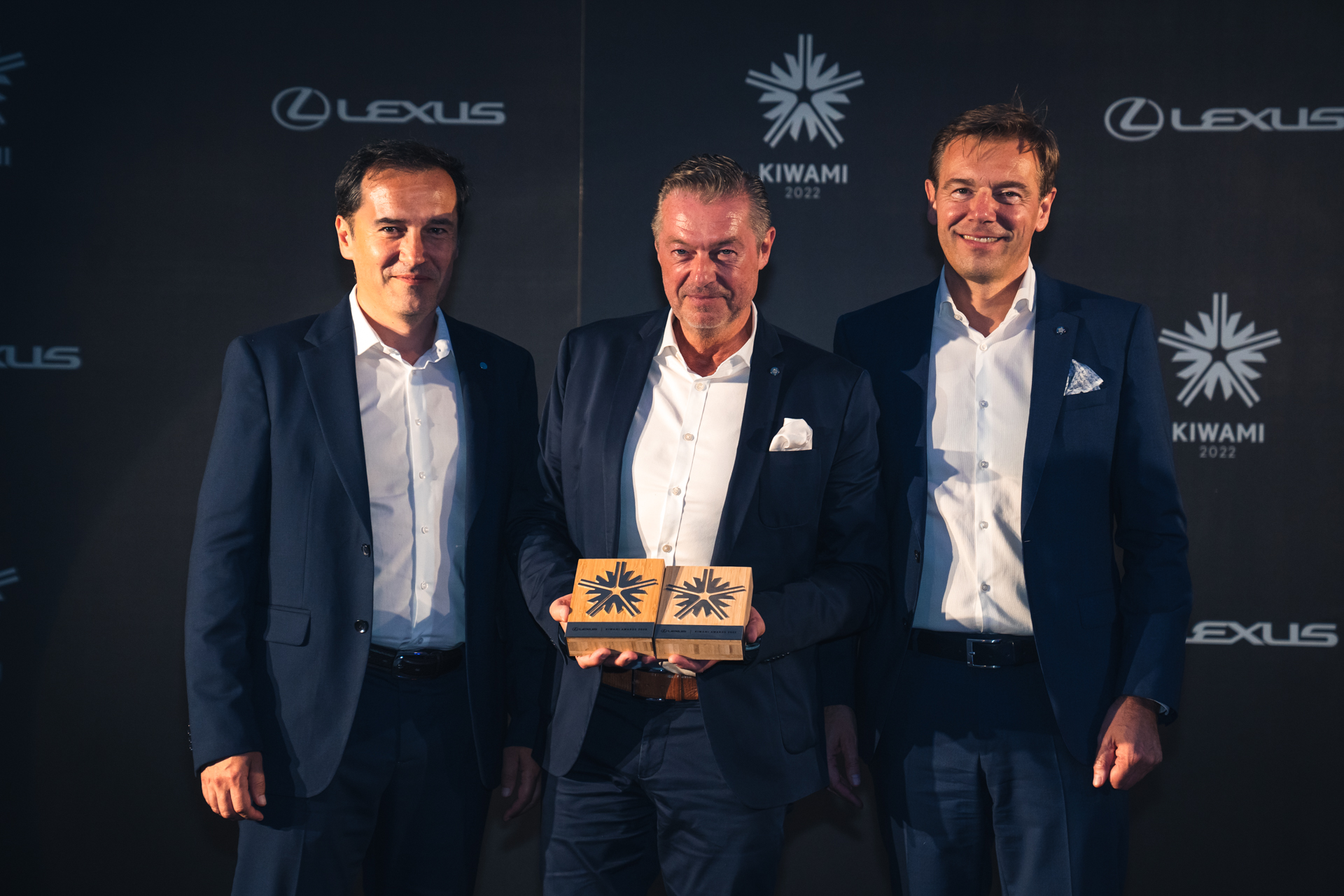 Tom Fux - SENIOR VICE PRESIDENT • SALES BUSINESS UNIT<br>
Andreas Stege - Geschäftsleiter, Lexus Forum Osnabrück<br>
Pascal Ruch - VICE PRESIDENT • LEXUS EUROPE, BPO & VC<br>
Fotoquelle: @badgerproductions
