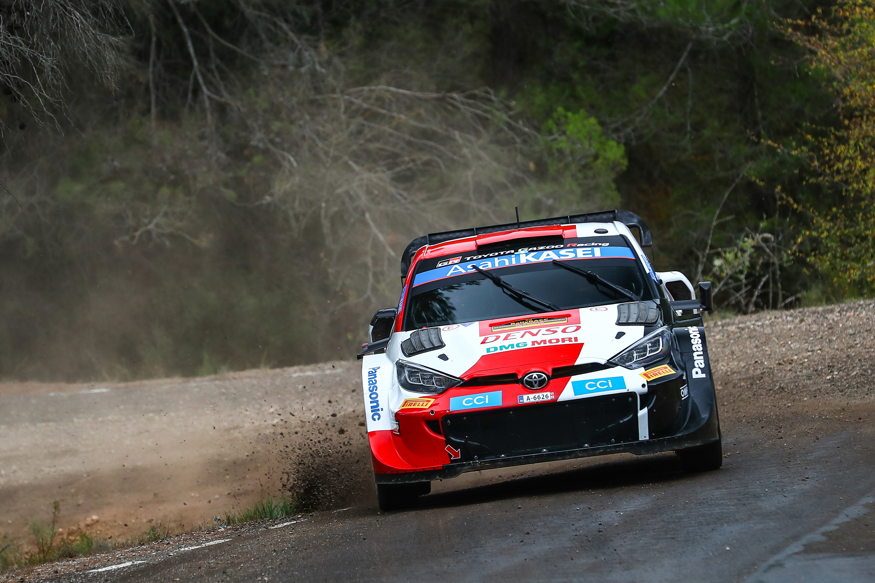 Toyota Gazoo Racing reist als Dreifach-Weltmeister in die Heimat 