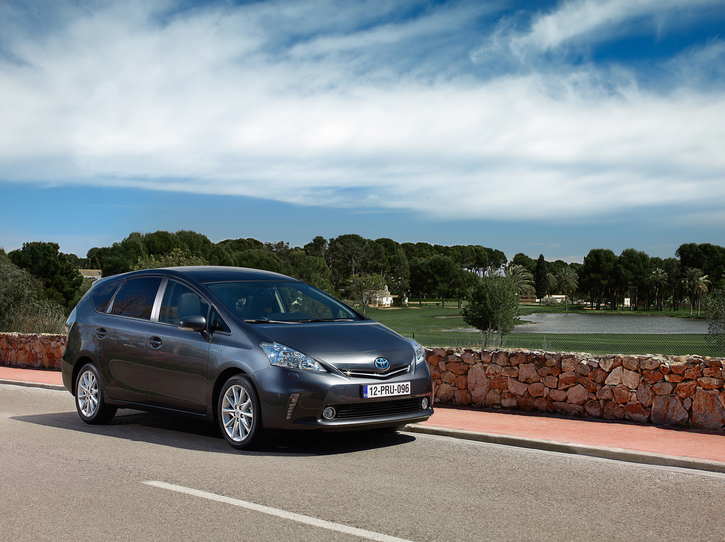 PRIUS_PLUS_STAT_05_DPL_2012