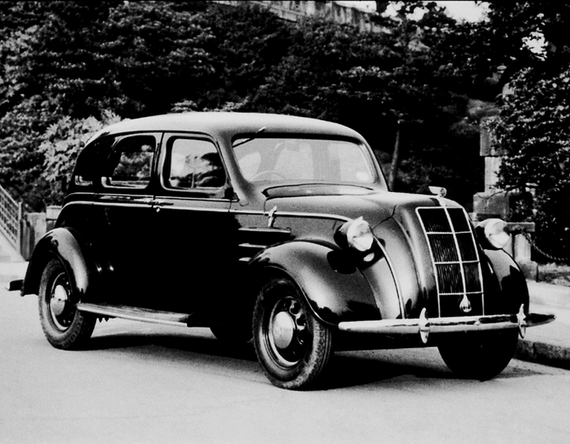 1936_Toyota_Model_AA_sedan_2