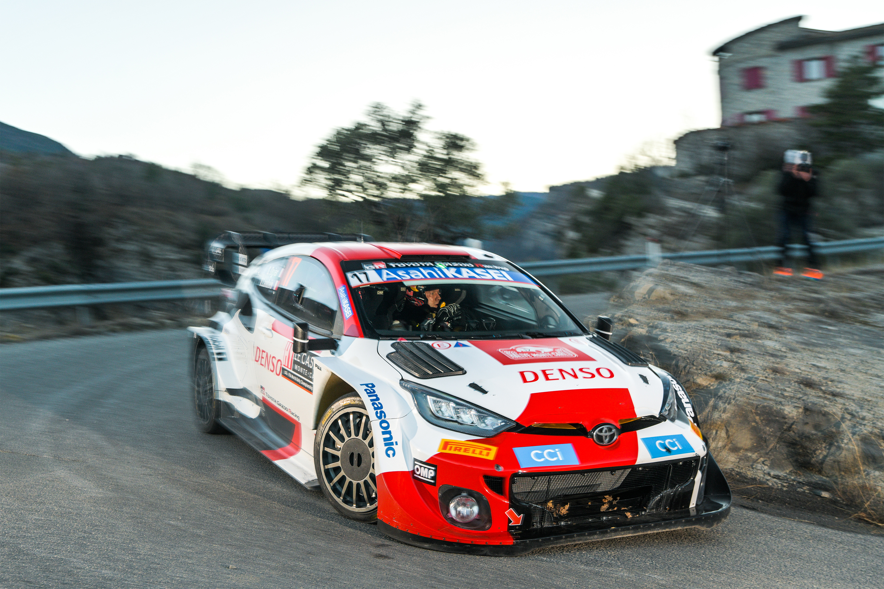 Toyota Gazoo Racing zurück auf Asphalt 