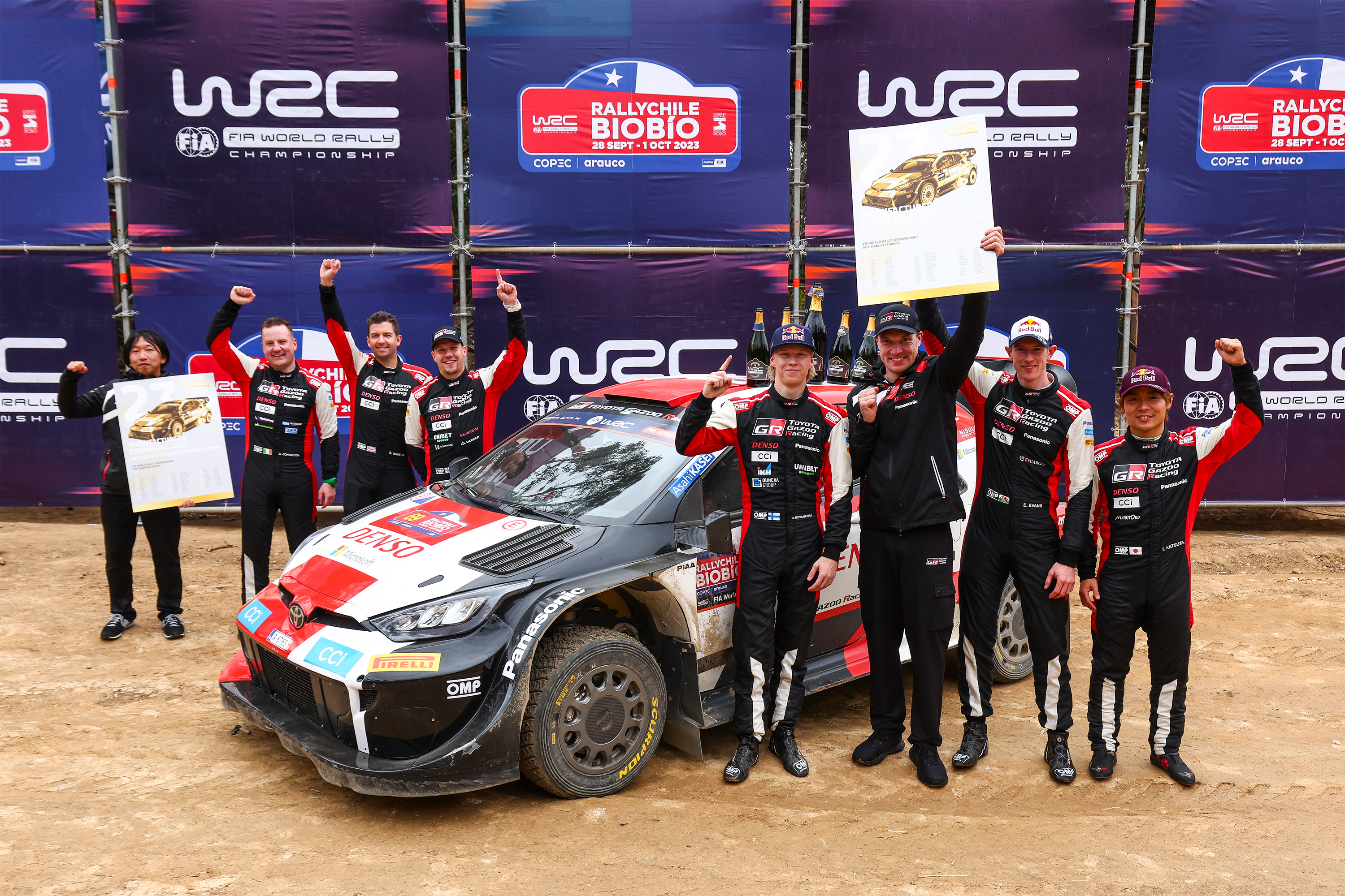 Manufacturers Title Ceremony (Project Director Yuichiro Haruna, Aaron Johnston, Scott Martin, Jonne Halttunen, Kalle Rovanperä, Team Principal Jari-Matti Latvala, Elfyn Evans, Takamoto Katsuta)