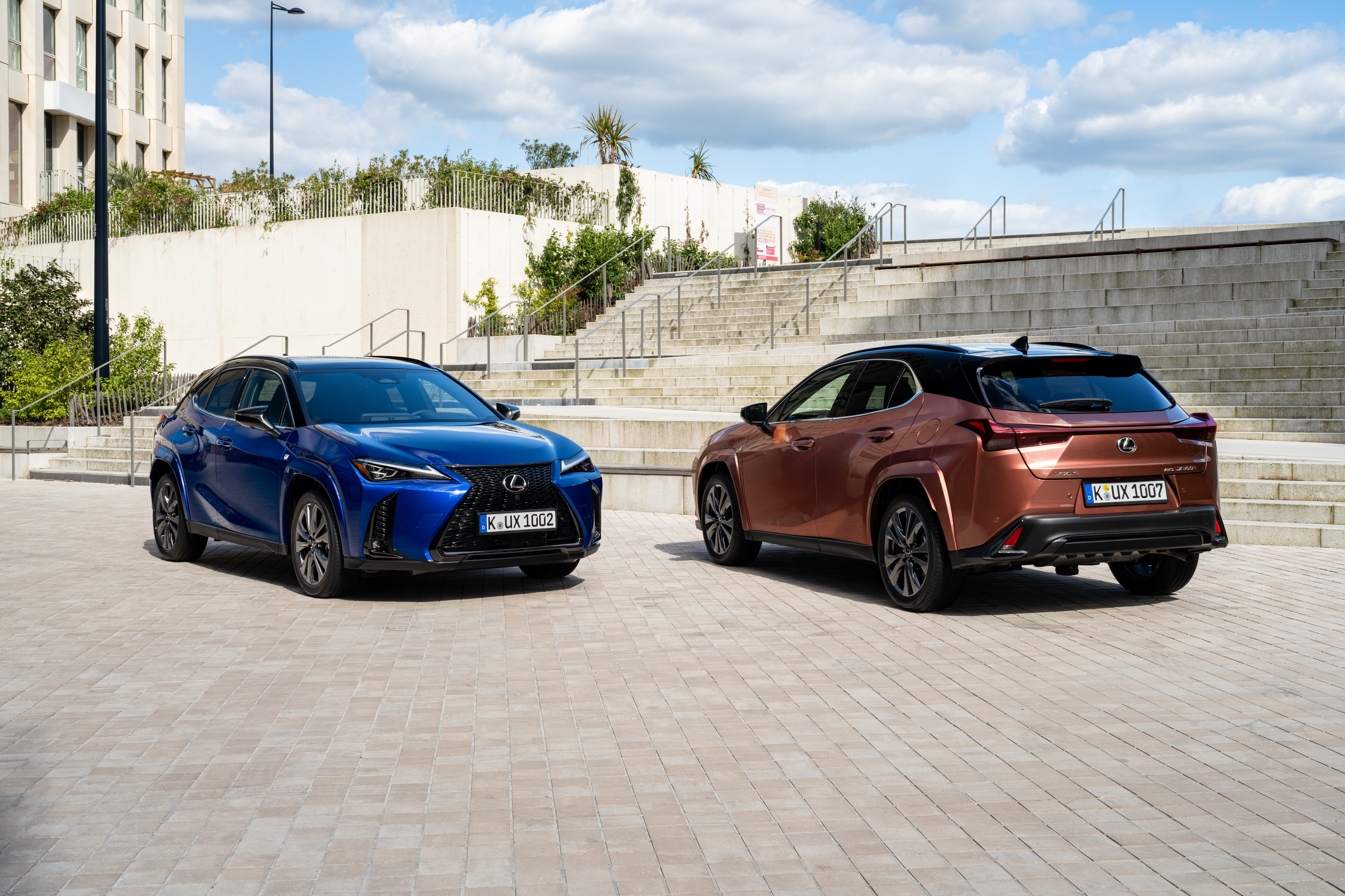 Lexus UX 300h: Erstarkter Vollhybrid<br>
Mehr Leistung und Fahrspaß für das kompakte Crossover-Modell