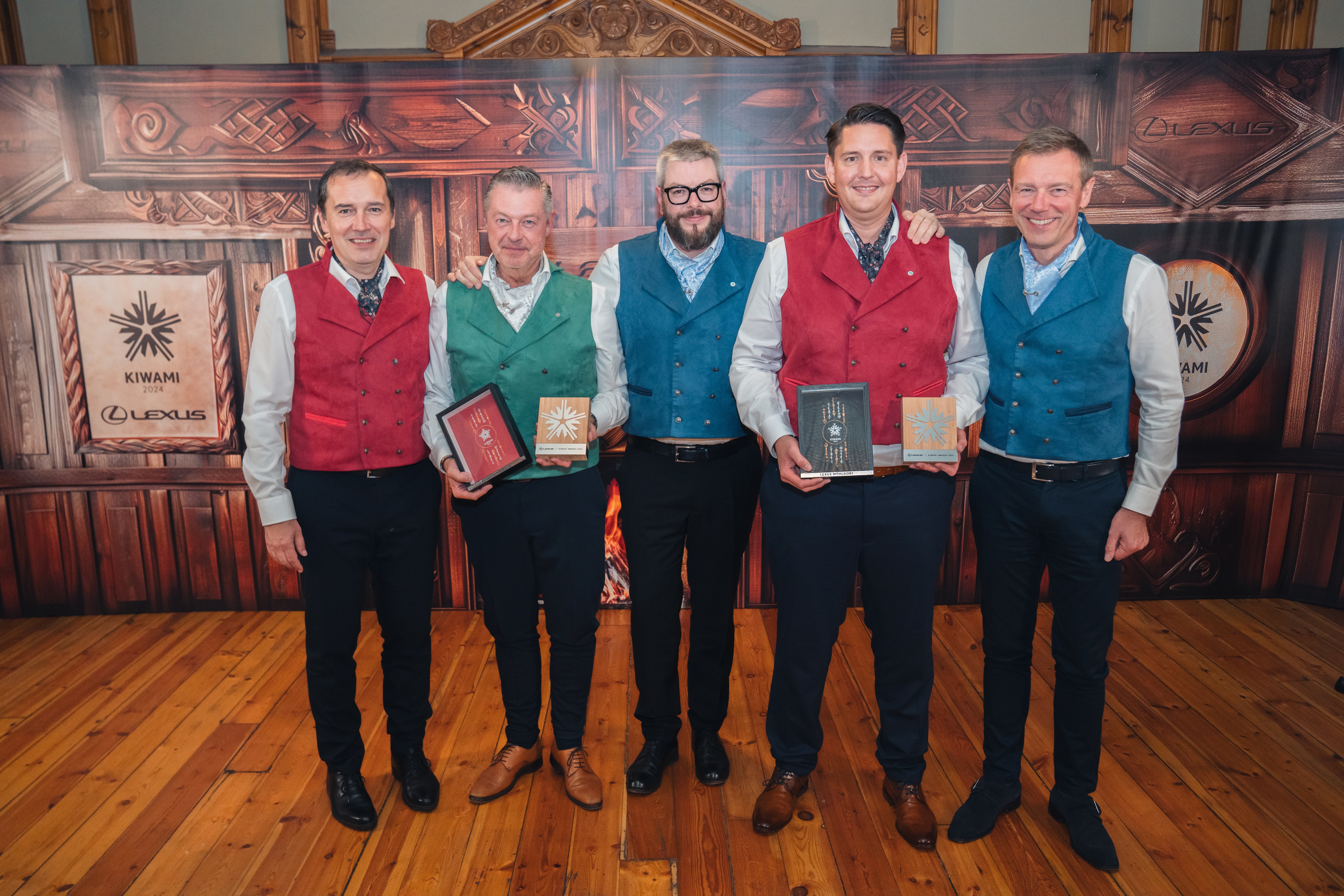 Kiwami-Awards 2024: Zwei deutsche Vertragspartner an der Spitze<br>
von links nach rechts: Tom Fux, Vice President Toyota Motor Europe Sales & Value Chain, Toyota Sales & Marketing<br>
Andreas Stege, Geschäftsführer Lexus Forum Osnabrück<br>
Holger Kiener, General Manager Lexus Deutschland & Österreich<br>
Martin Baumgartner, Brand Manager Lexus Forum Mühldorf<br>
Pascal Ruch, Toyota Motor Europe Vice President for Lexus<br>