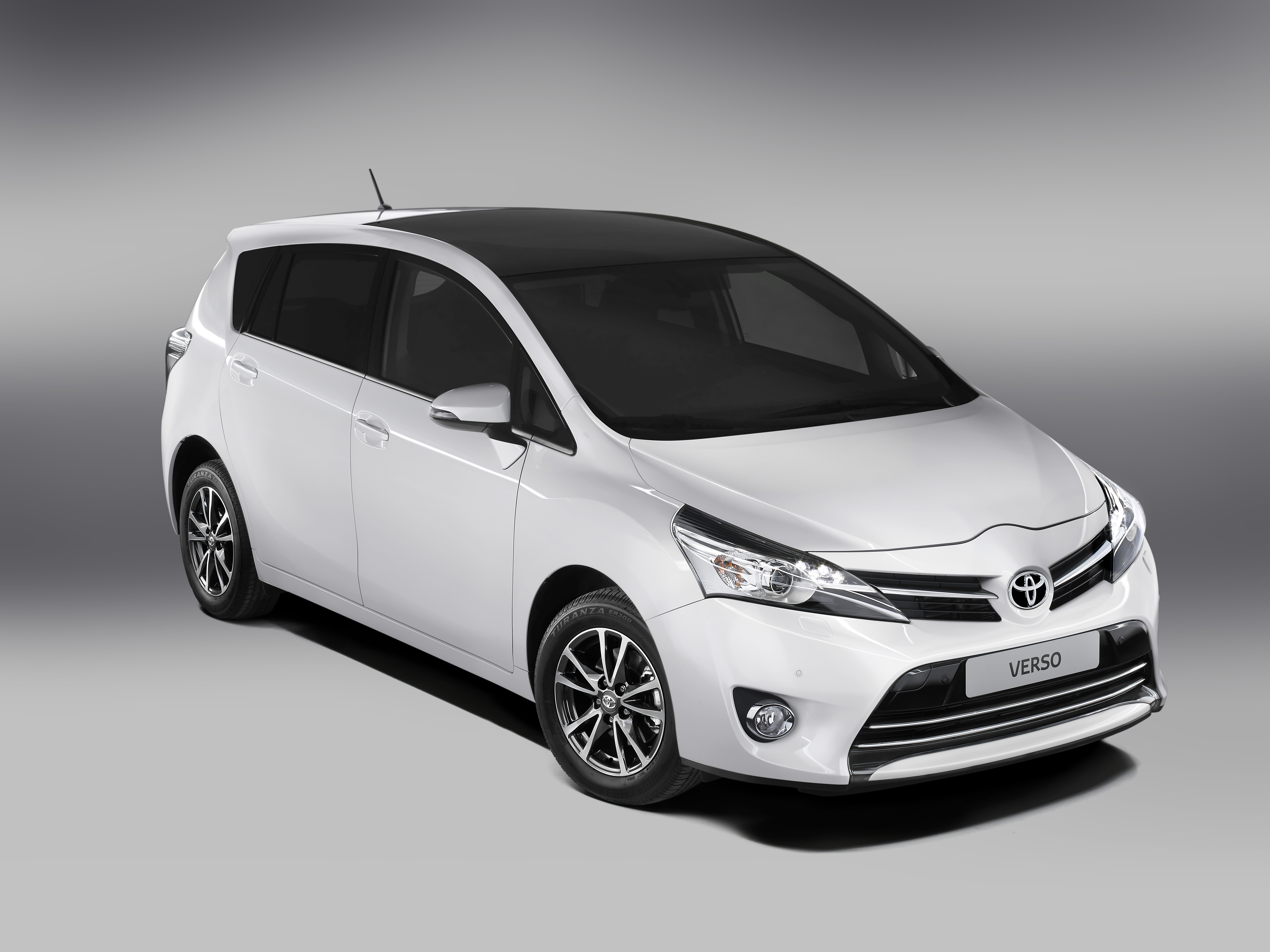 NEW_TOYOTA_VERSO_03_2012