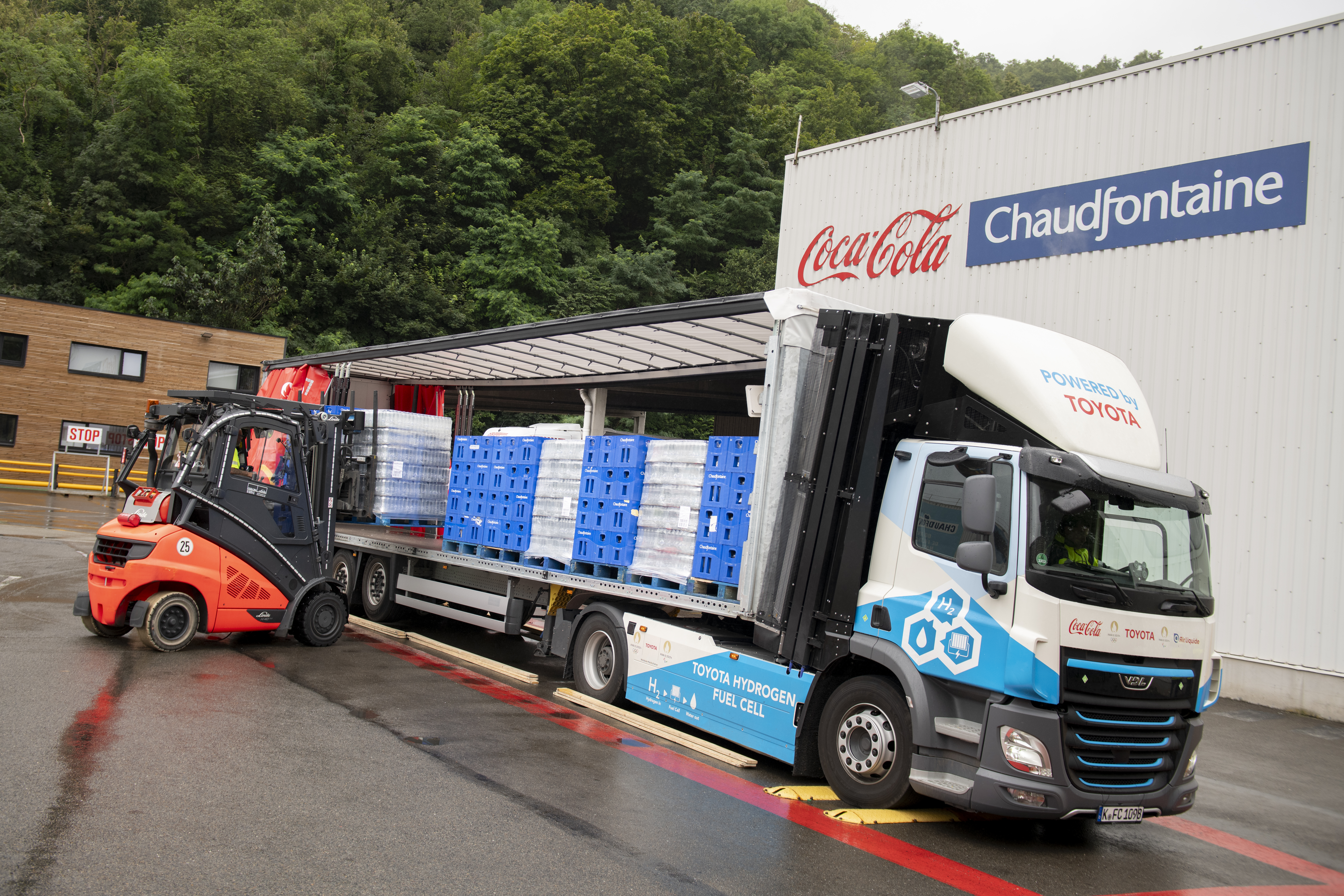Toyota und Partnerunternehmen starten Testprogramm für Wasserstoff-Lkw<br>
Kooperation mit Coca-Cola und Air Liquide für weniger CO₂-Emissionen im Güterverkehr