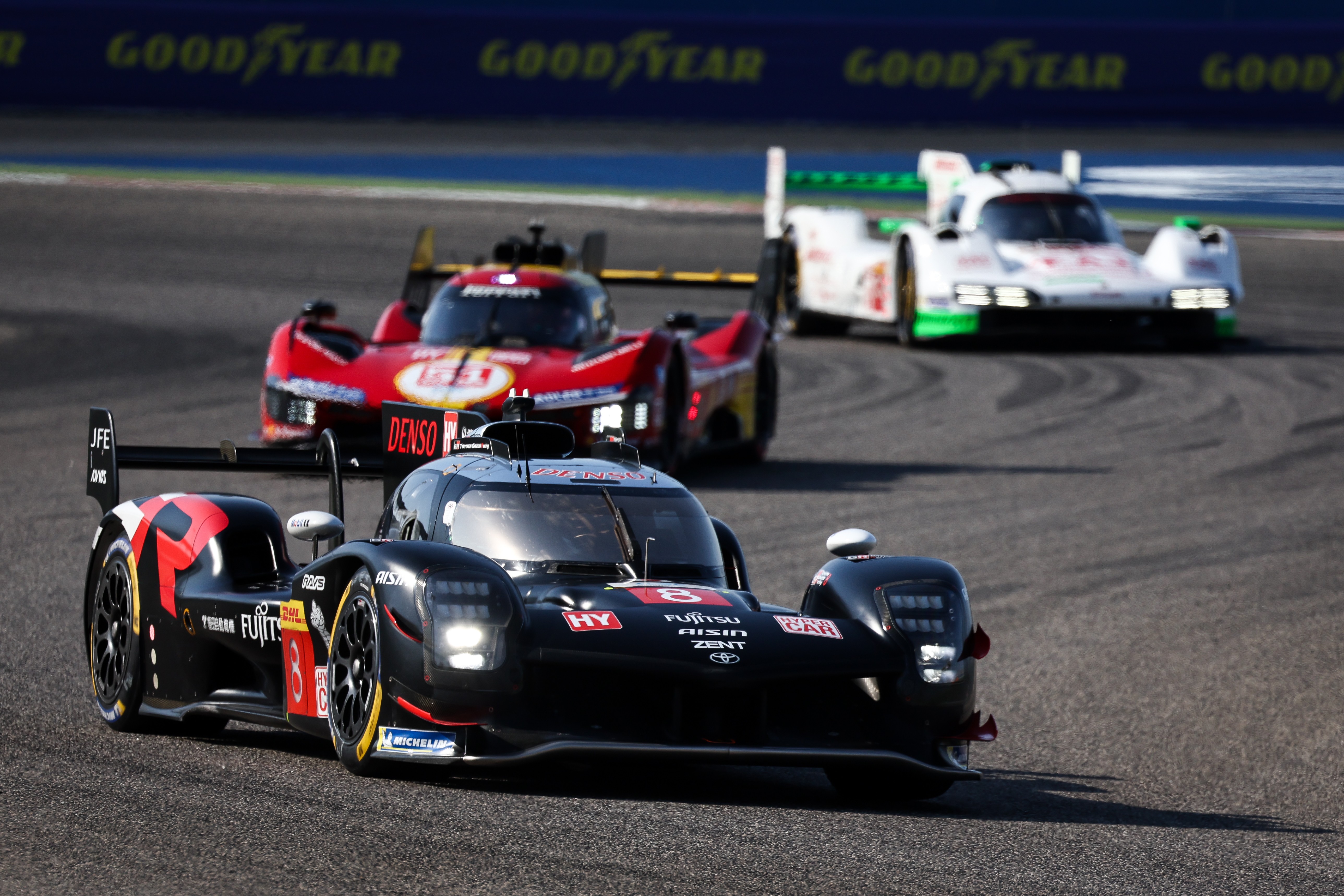 88221 Toyota Gazoo Racing verteidigt Weltmeistertitel<br>
Team gewinnt Herstellerwertung in der FIA Langstrecken-Weltmeisterschaft (WEC)