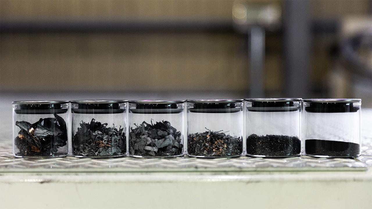 Toyota Chemical Engineering entwickelt neue Recyclingmethode für Altbatterien<br>
Technologie ermöglicht Wiederverwendung von Rohstoffen ohne Verbrennungsprozess