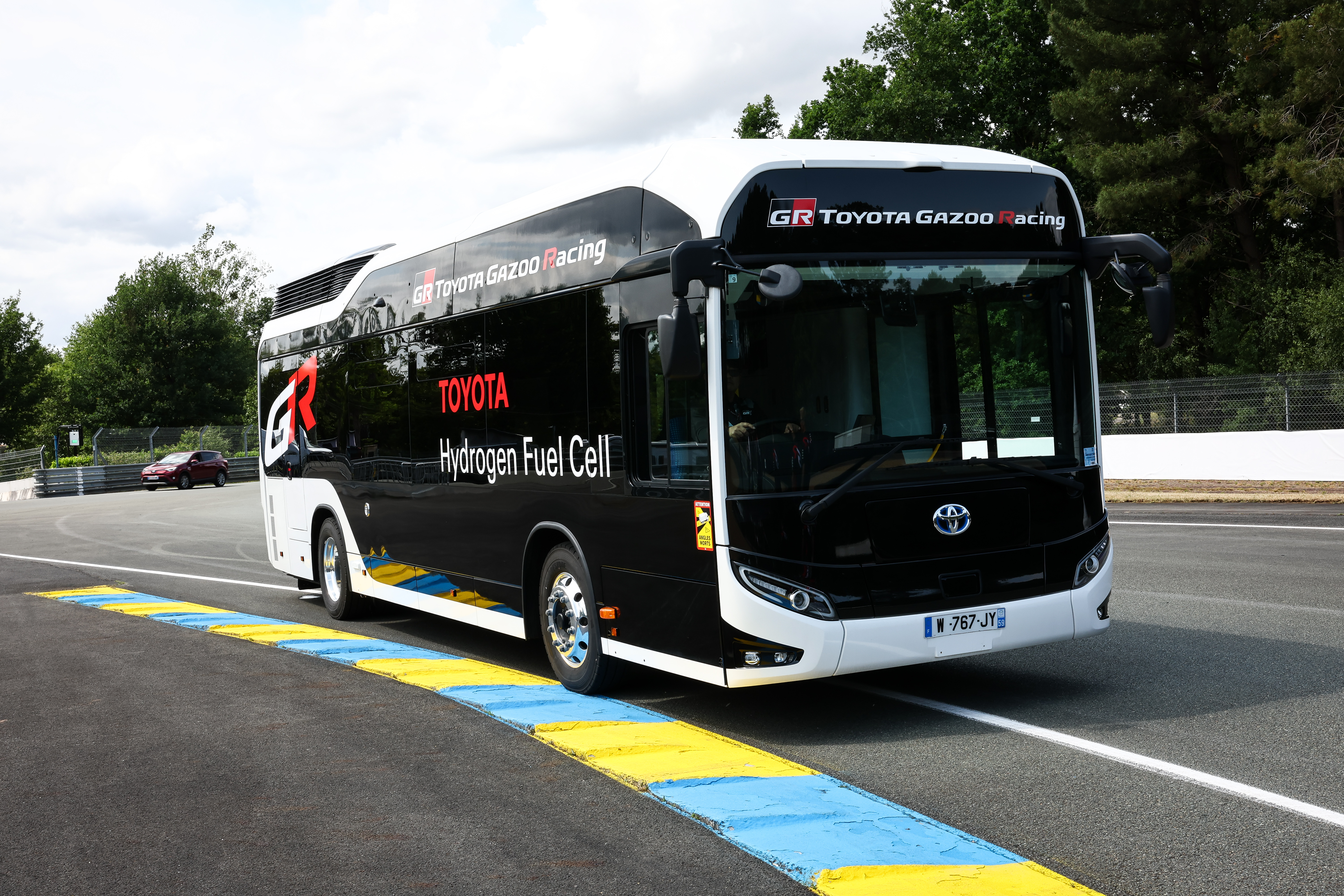90661 TOYOTA GAZOO Racing Brennstoffzellen-Bus