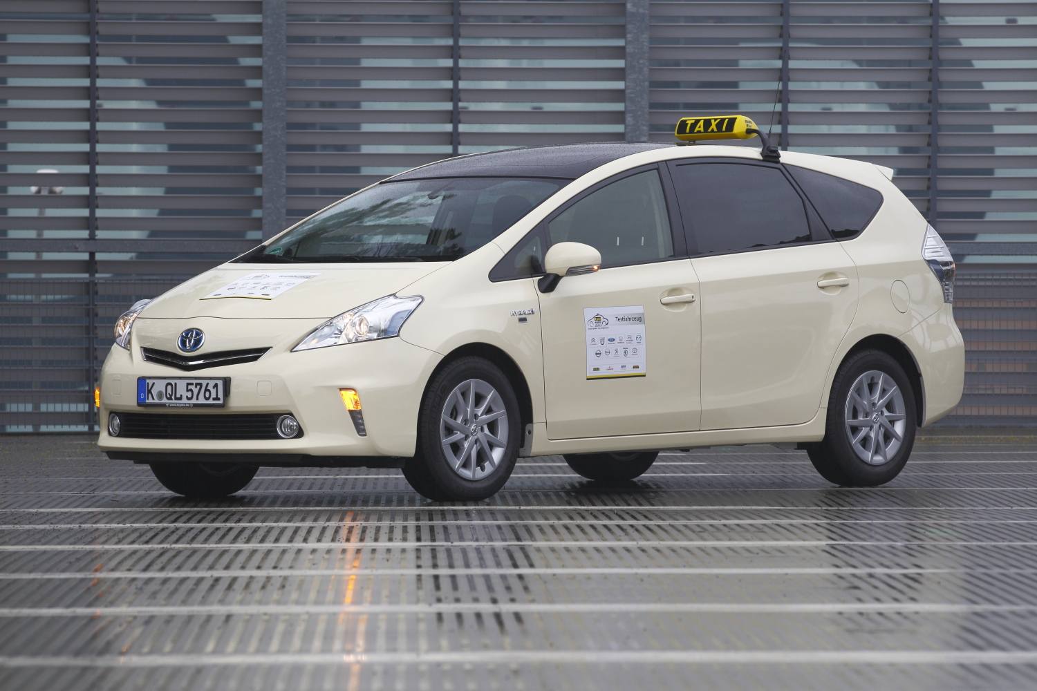 Toyota Prius+ zum „Taxi des Jahres 2013“ gewählt