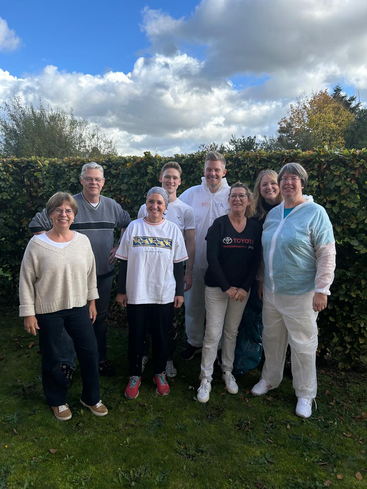 Toyota-Team mit Fr. Lantiat von der Lebenshilfe Köln