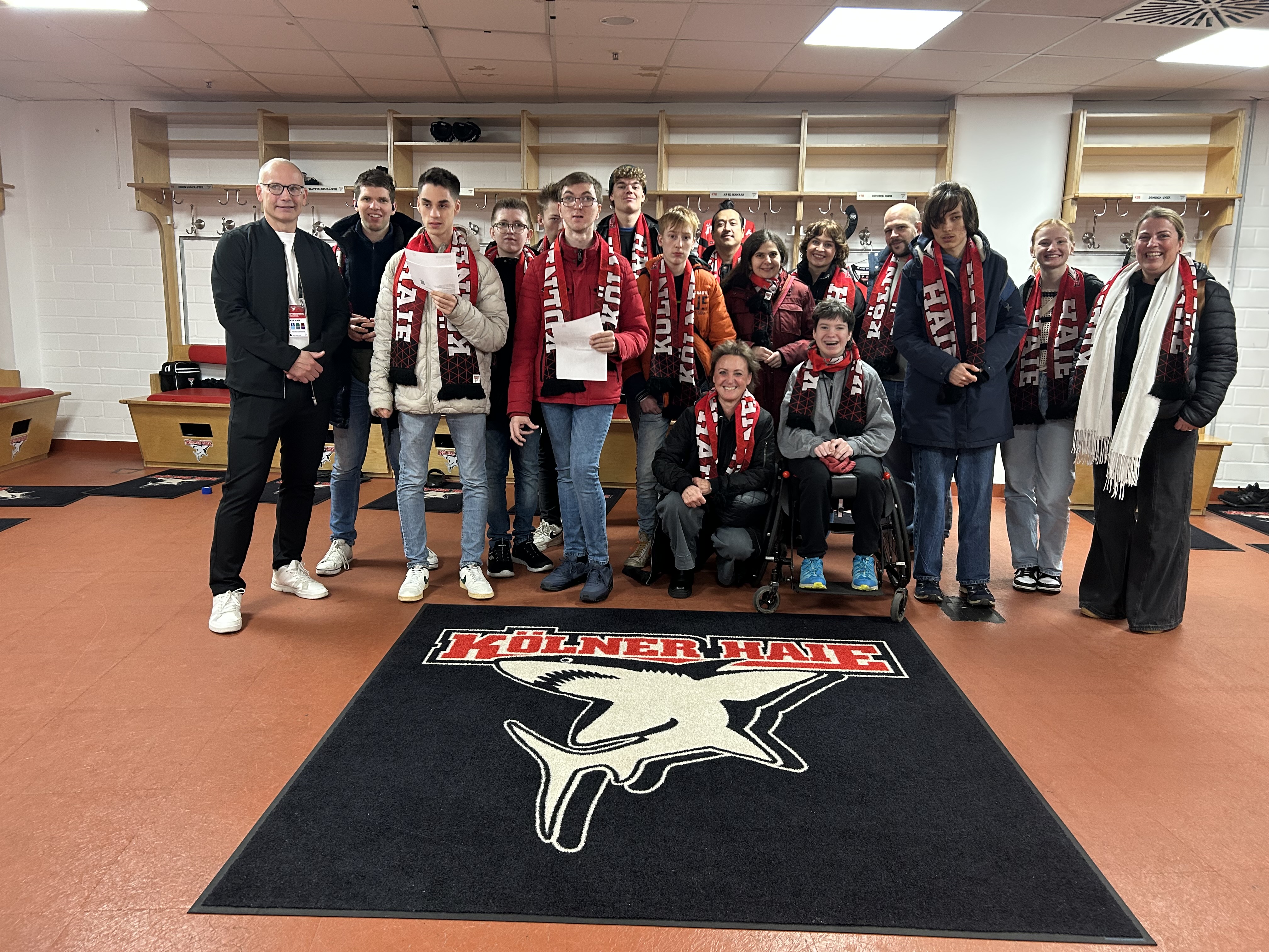 Toyota Deutschland ermöglicht einmaliges Eishockey-Erlebnis<br>
Lebenshilfe Köln beim KEC und exklusiv in der Toyota Collection 