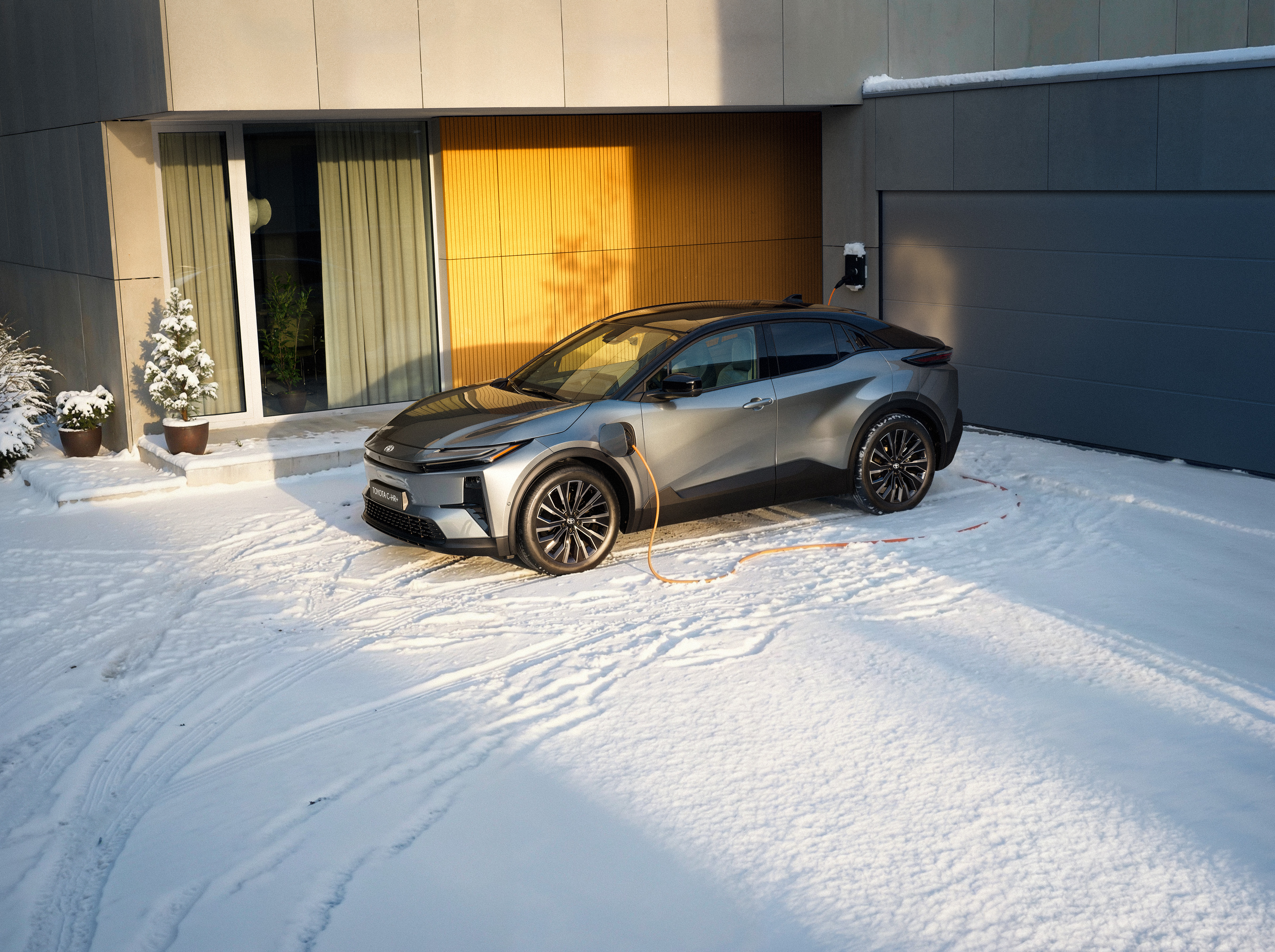 Toyota C-HR+