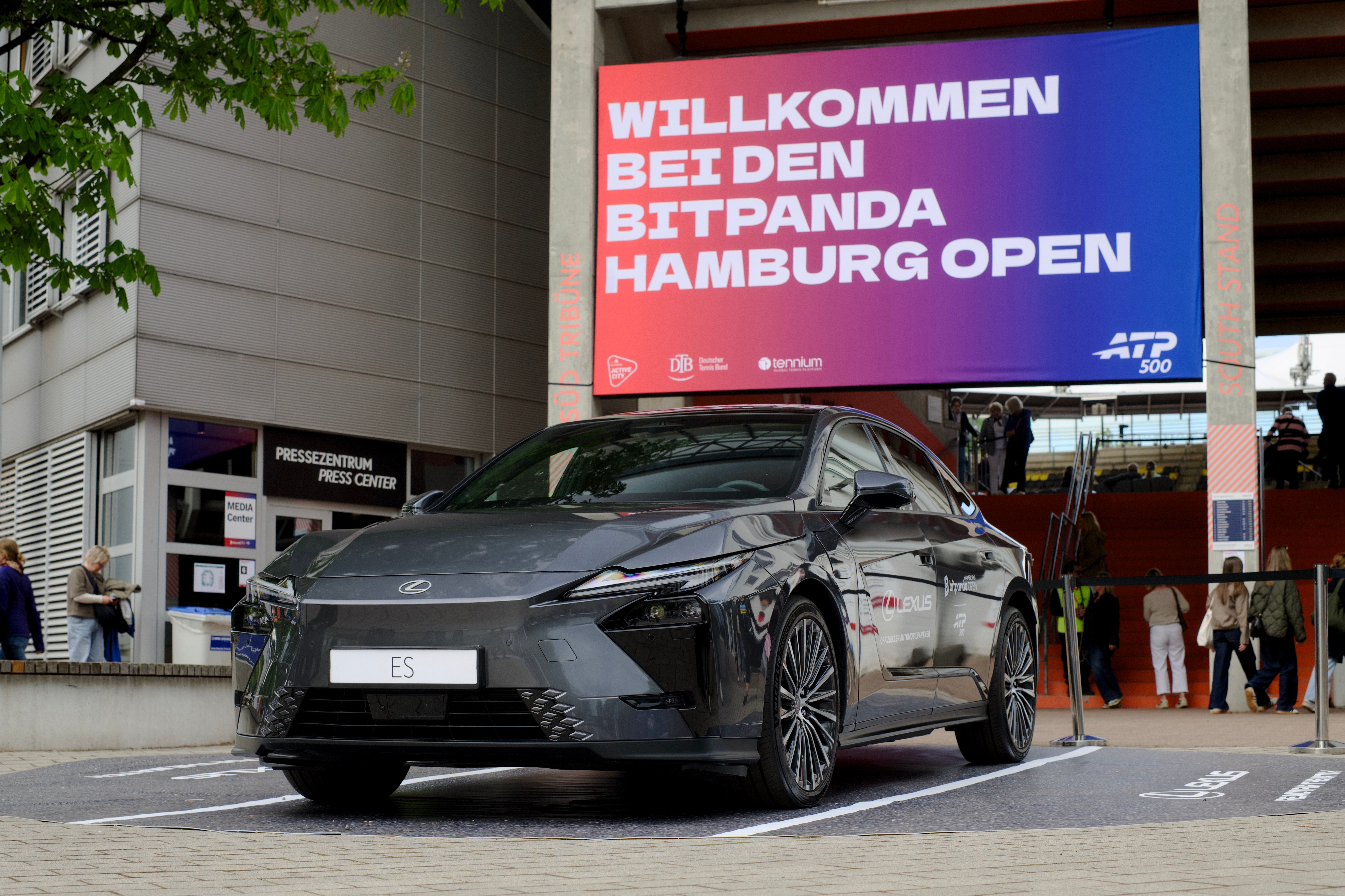 Text - Deutschlandpremiere: Neuer Lexus ES beim Bitpanda ATP Turnier in ...
