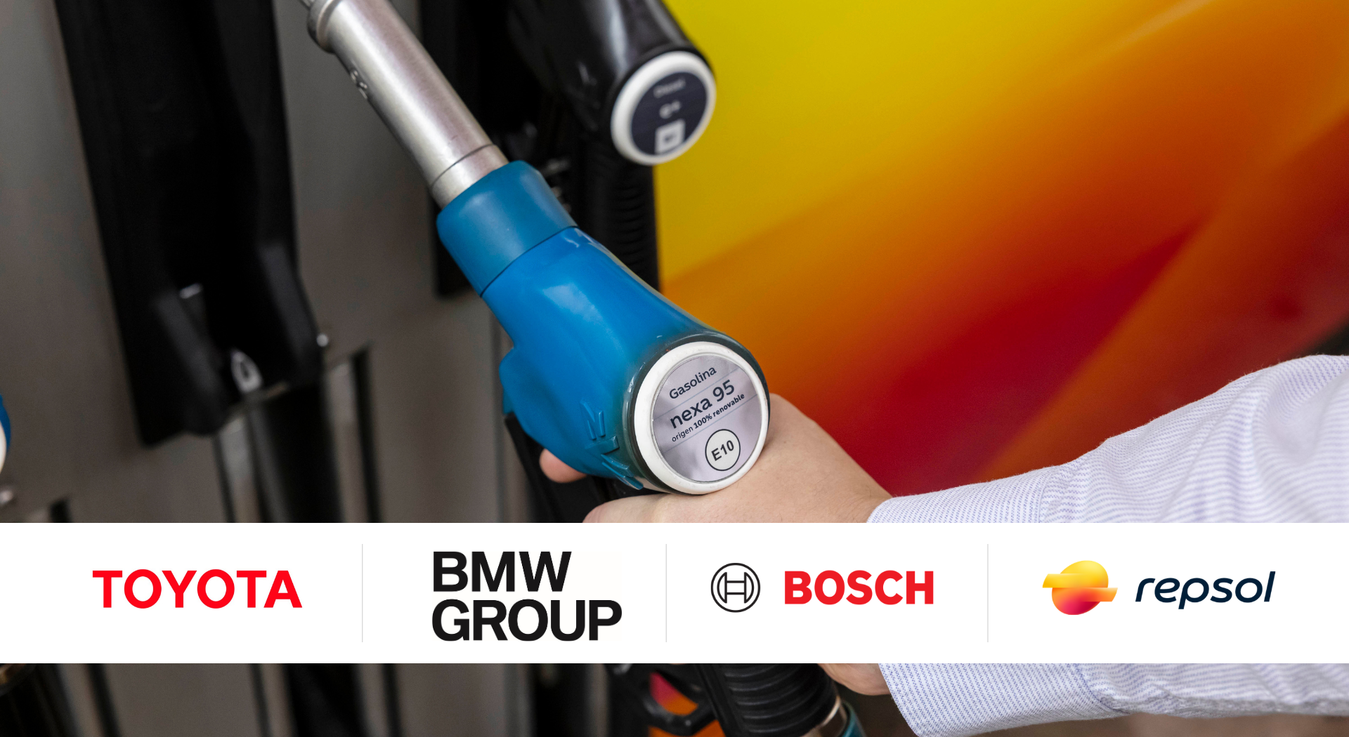 Toyota, BMW Group, Bosch und Repsol starten Praxistest für Fahrzeuge mit 100 Prozent erneuerbarem Kraftstoff<br>
Pilotprojekt liefert praxisnahe Erkenntnisse zum Einsatz erneuerbarer Kraftstoffe als technologieoffene Ergänzung auf dem Weg zur Dekarbonisierung des Straßenverkehrs