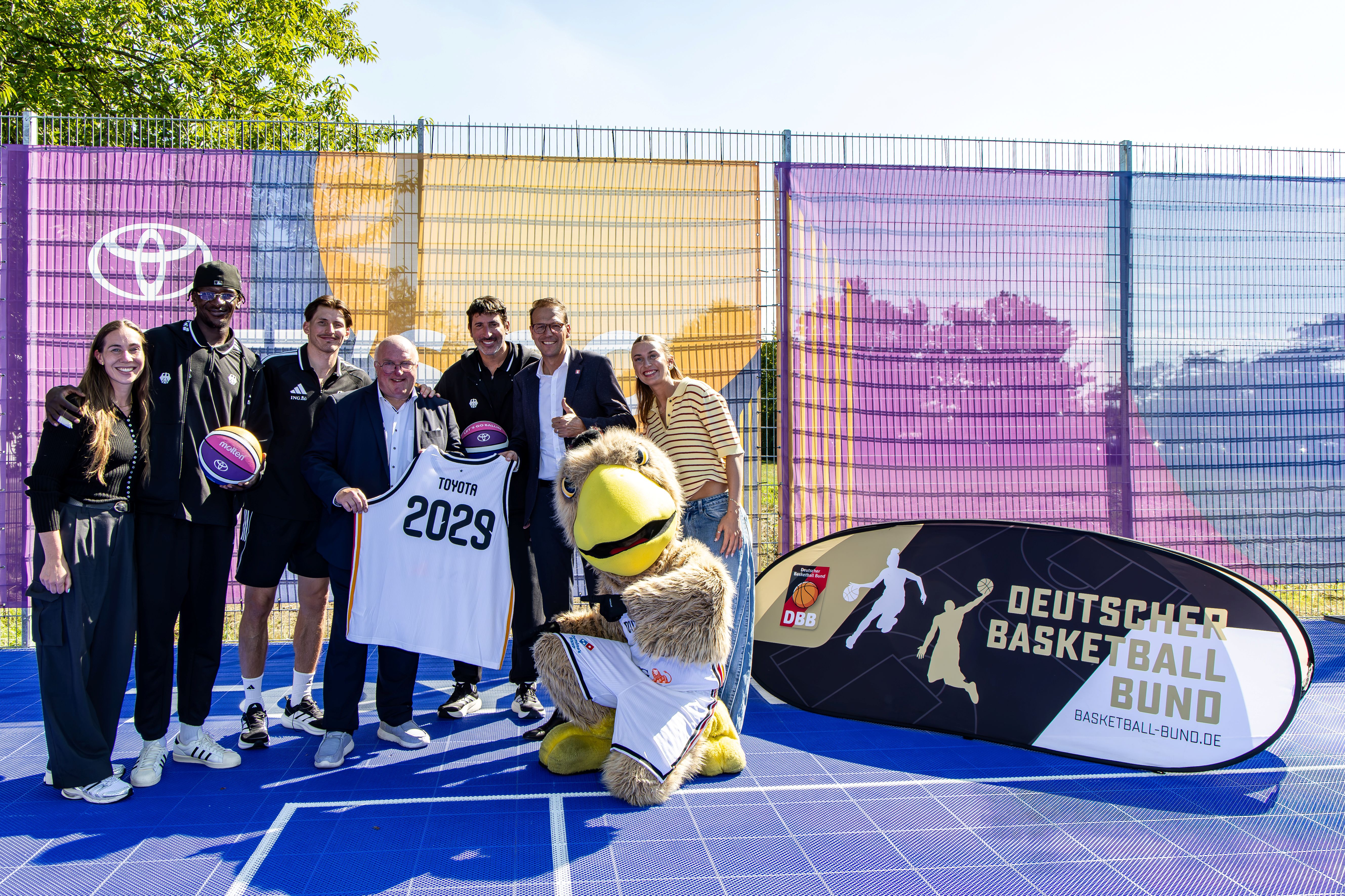 von links nach rechts:<br>
Svenja Brunckhorst, Isaac Bonga, David Krämer, Ingo Weiss, Álex Mumbrú, Mario Köhler, Elisa Mevius