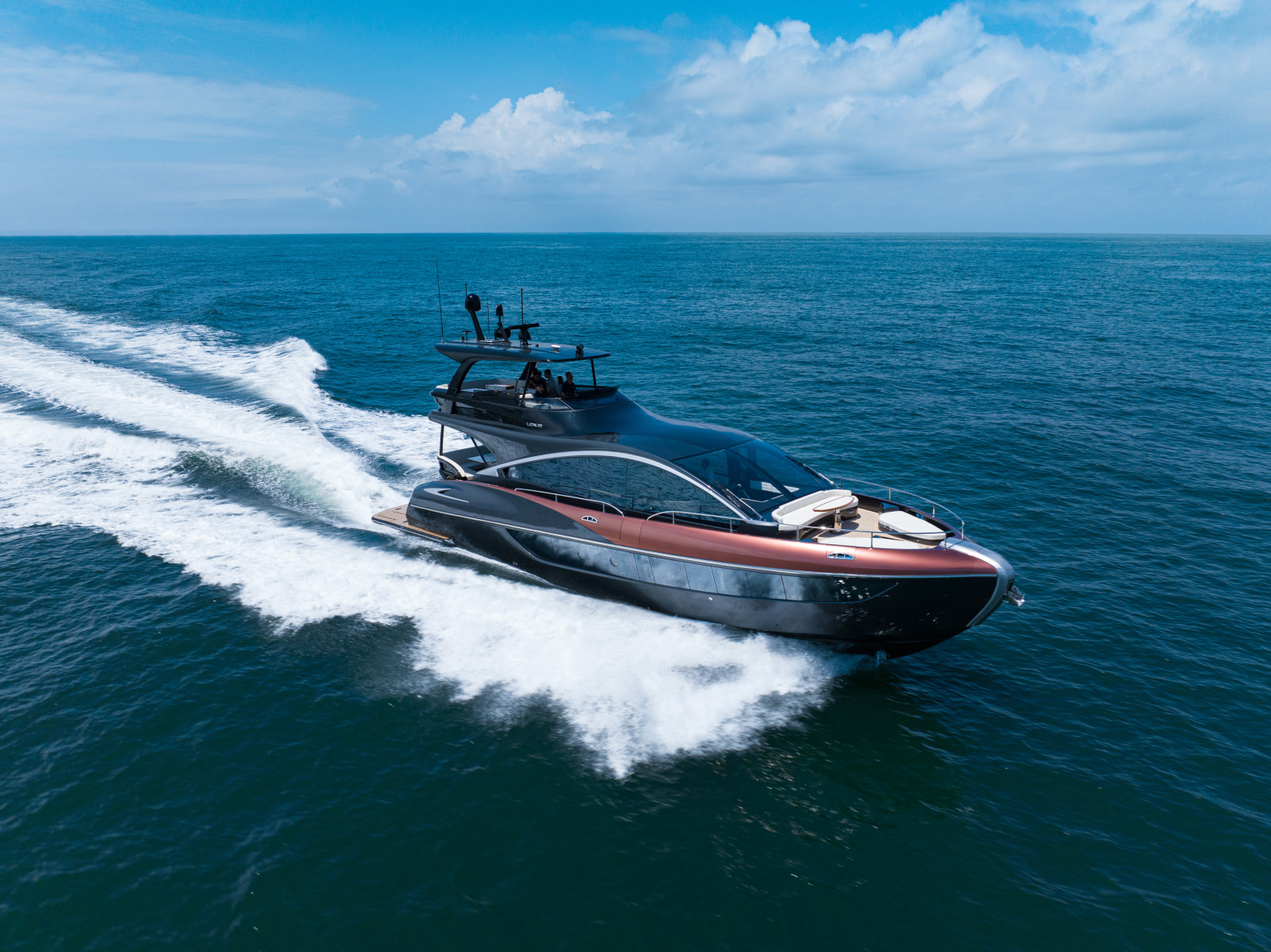 Lexus Yacht LY680