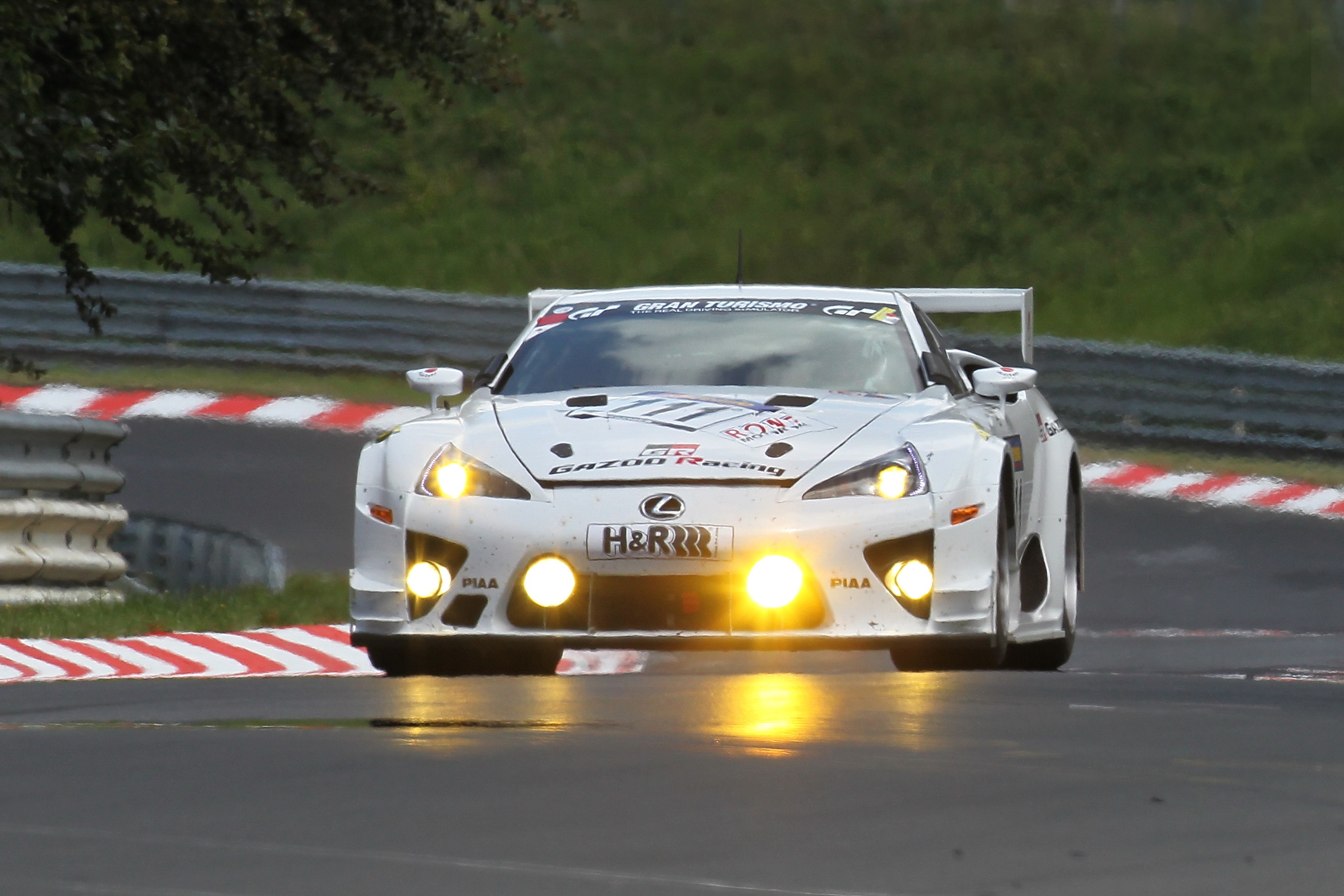 Top Five Platzierung für LEXUS beim VLN Rennen auf dem Nuerburgring