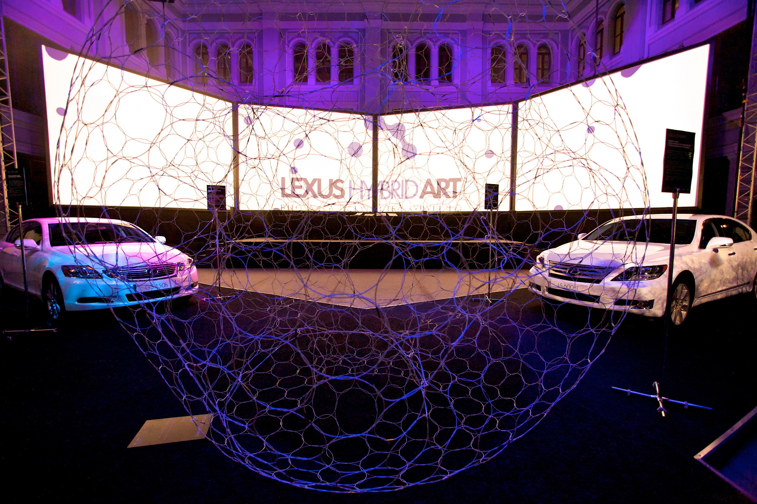 Eröffnung der "LEXUS Hybrid Art" in Moskau