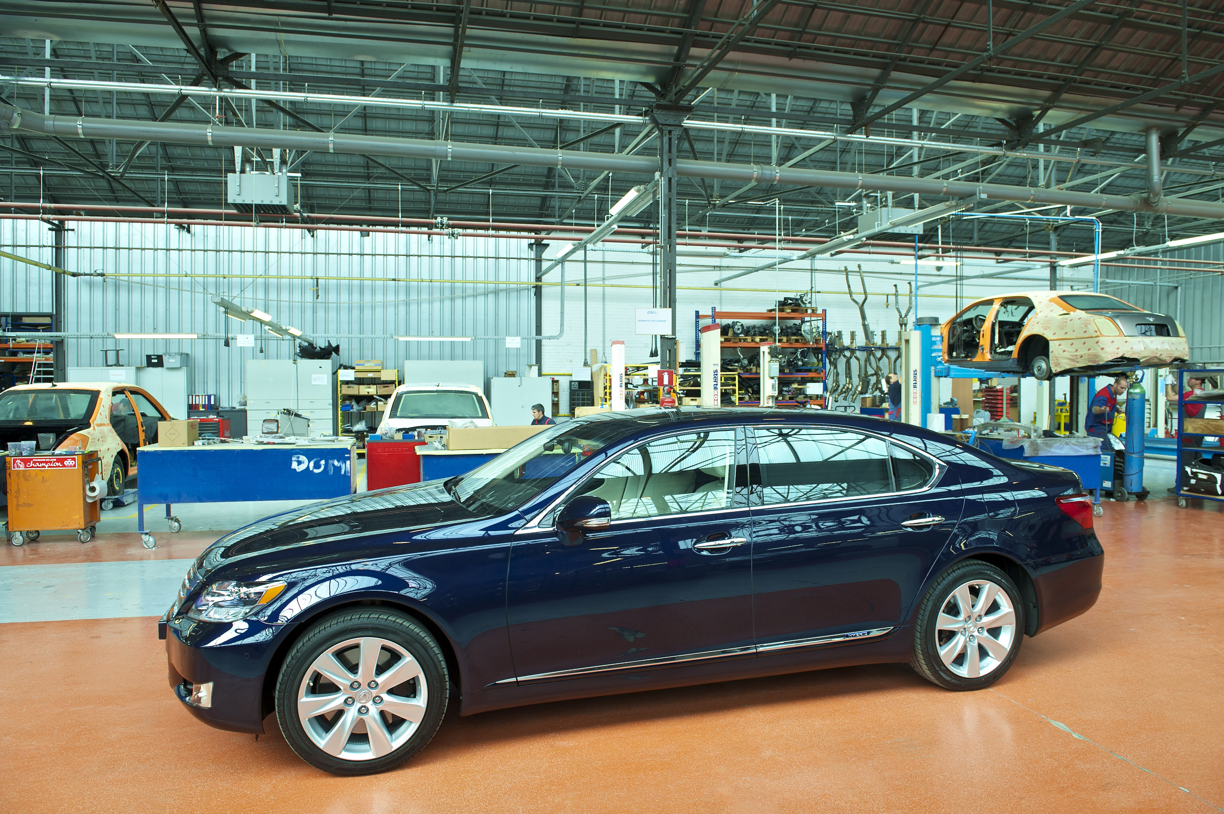 1-13 Lexus LS 600h L - Ready to be converted into a Royal wedding car_