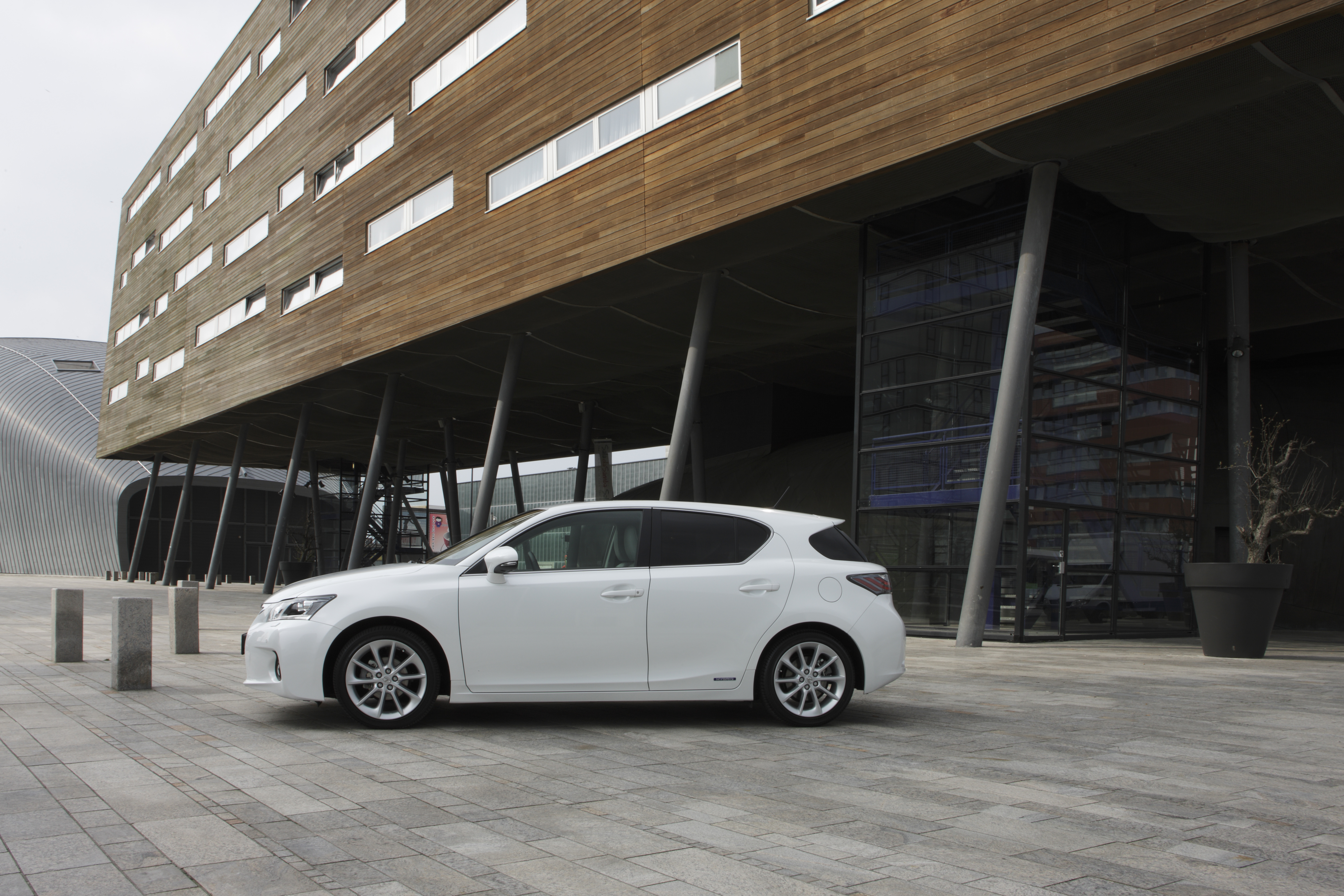 001 LEXUS CT 200h