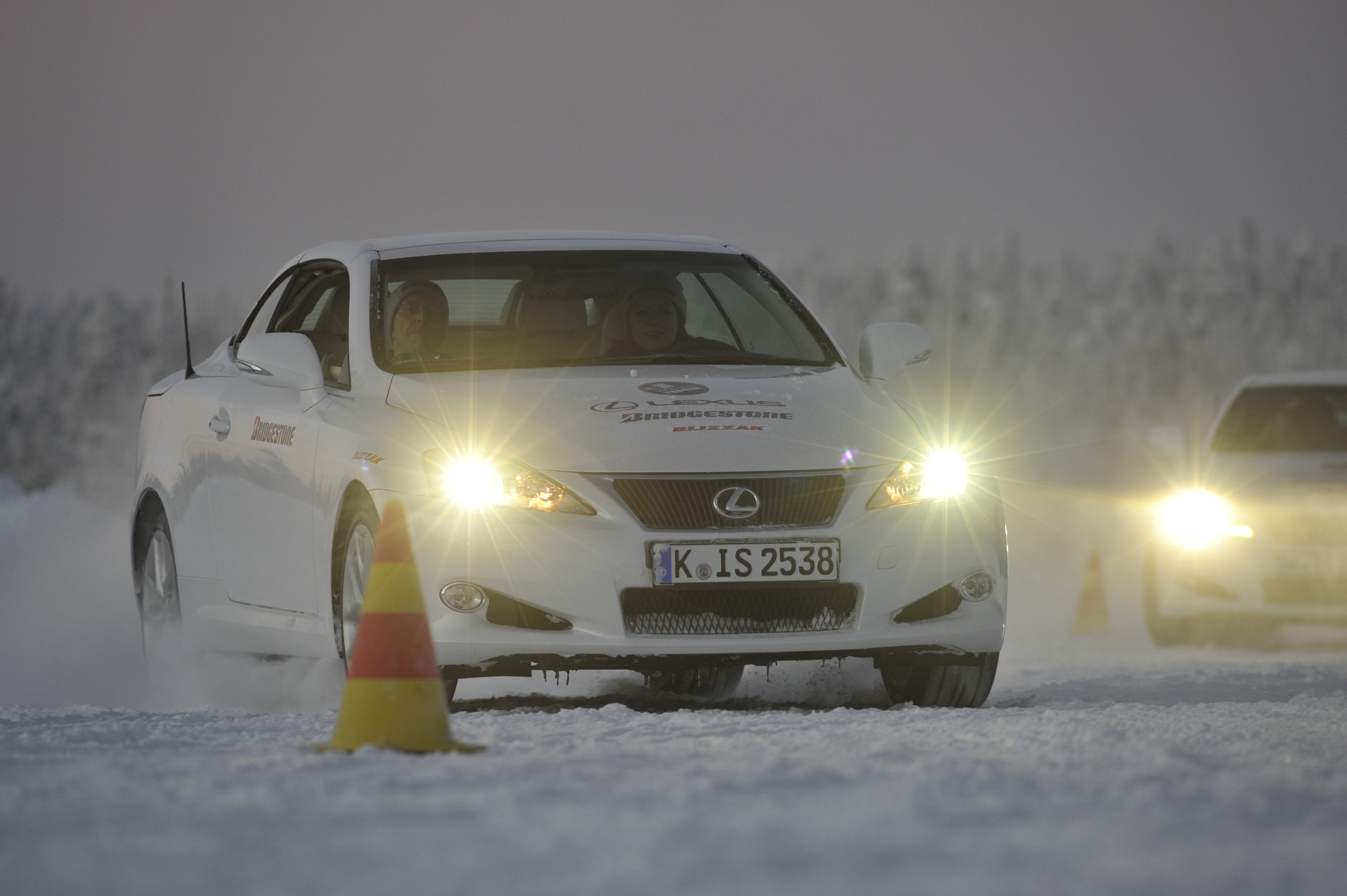 Testfahr-Abenteuer im tief verschneiten Norden Finnlands