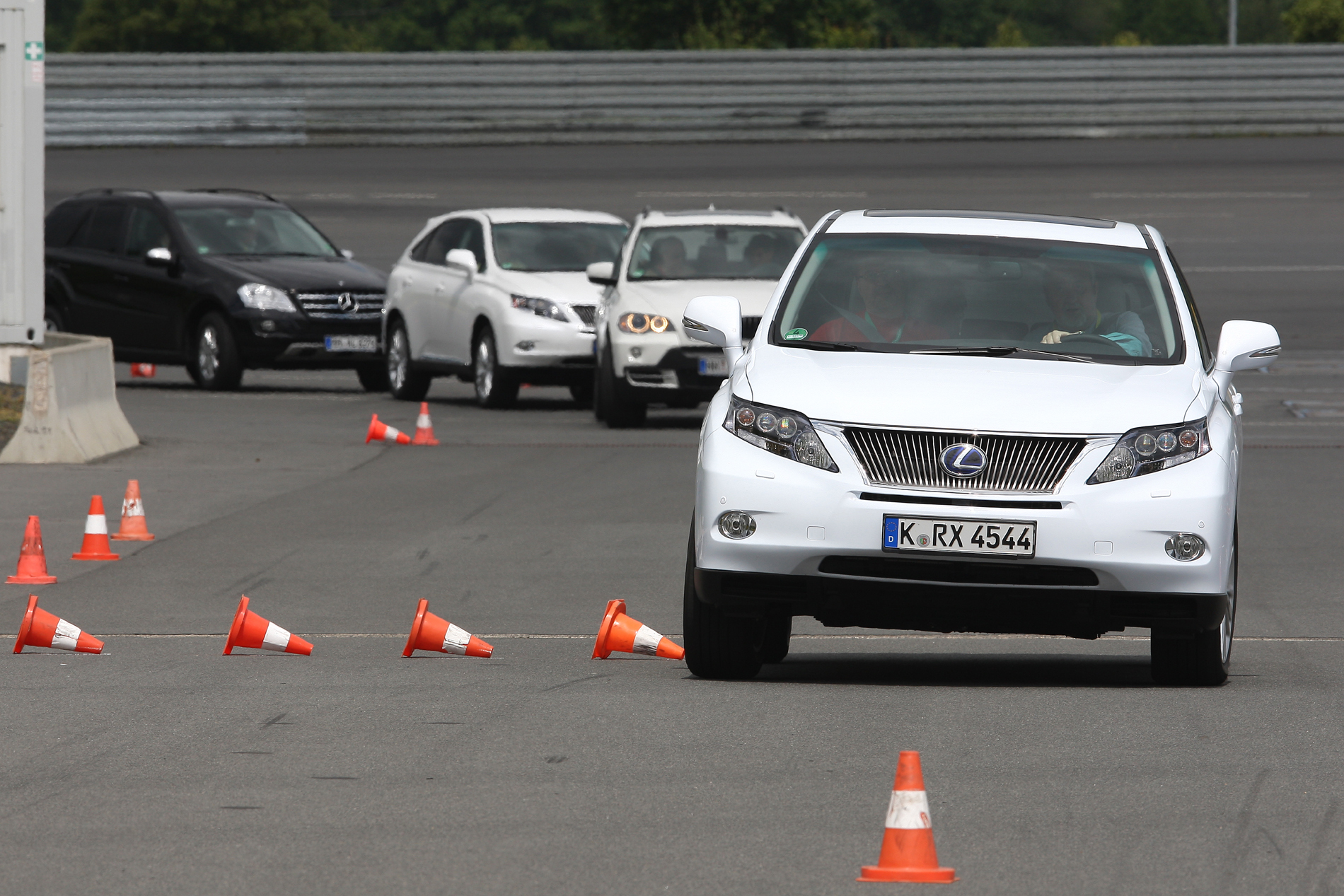 "RX 450h Testdrive"-Aktion: Lexus Vollhybrid stellt sich direktem Wettbewerbsvergleich