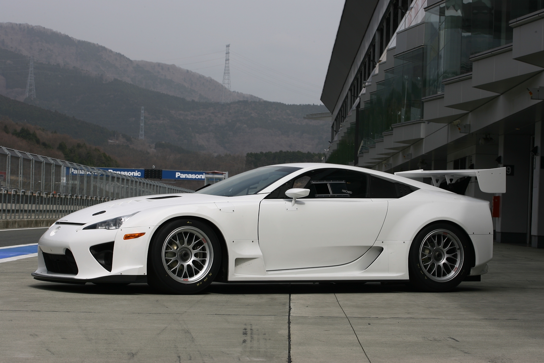 LEXUS LFA
