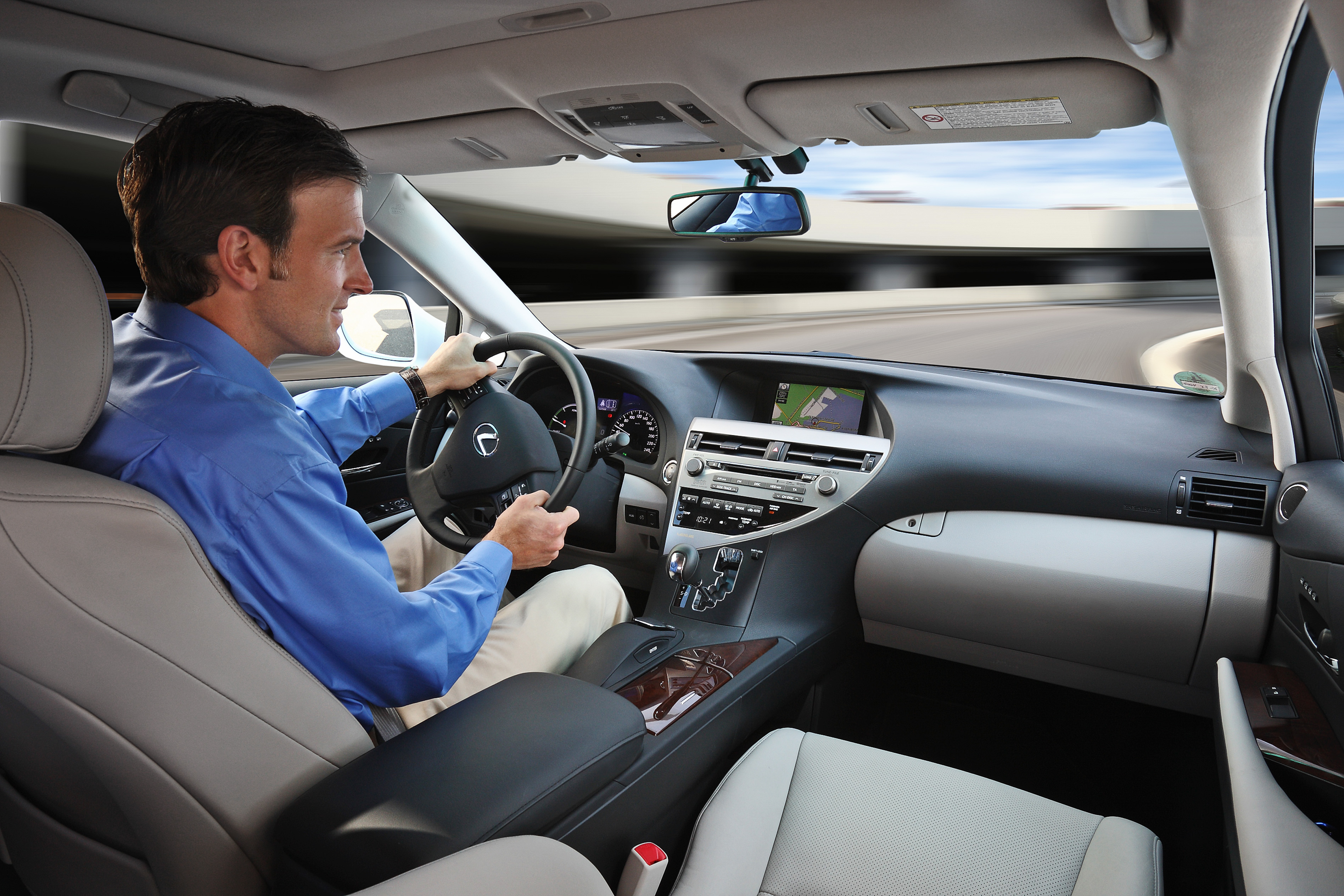 Spaß am Fahren und am Sparen: mit der einzigartigen Vollhybridtechnik des Lexus RX 450h