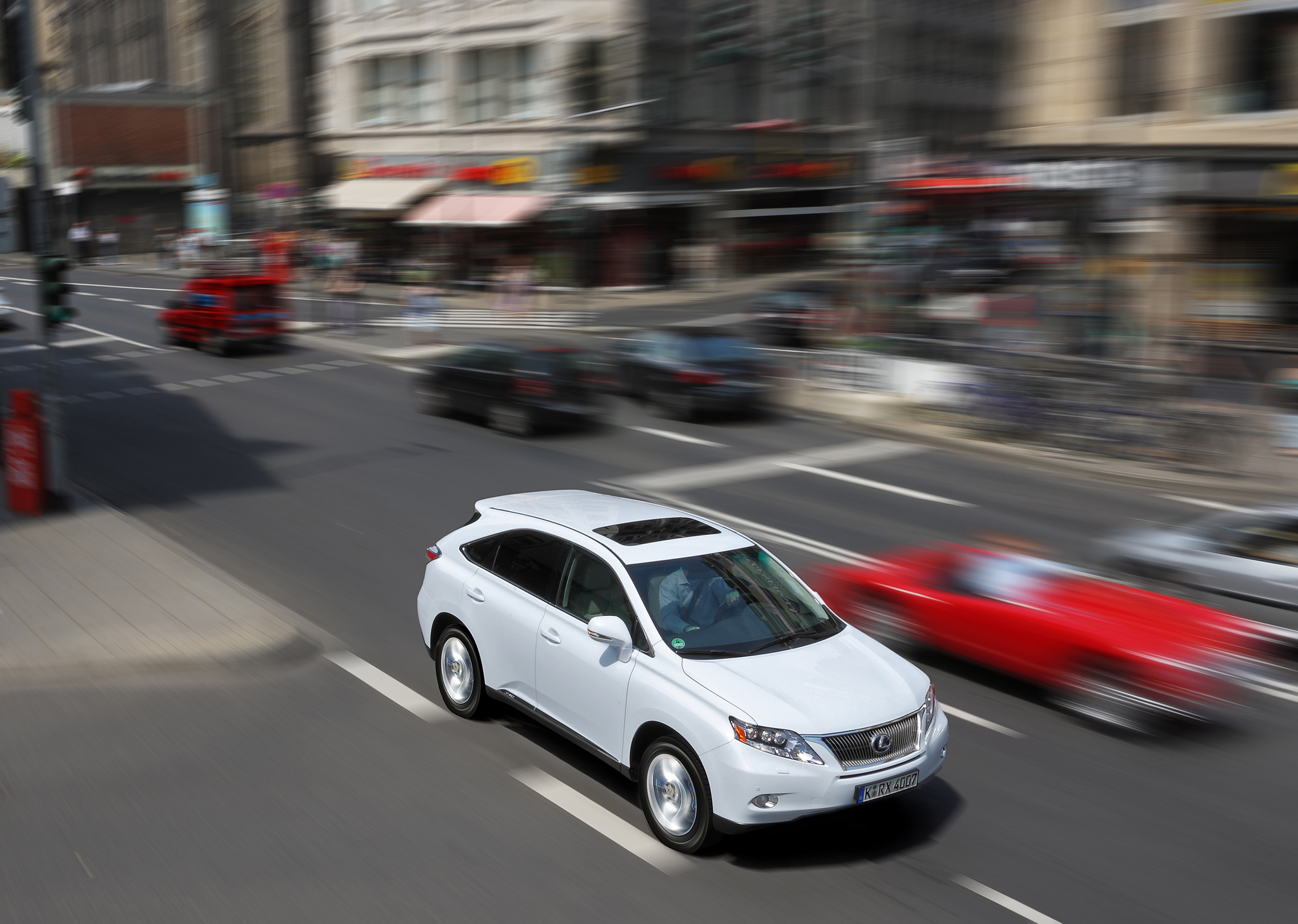 Spaß am Fahren und am Sparen: mit der einzigartigen Vollhybridtechnik des Lexus RX 450h