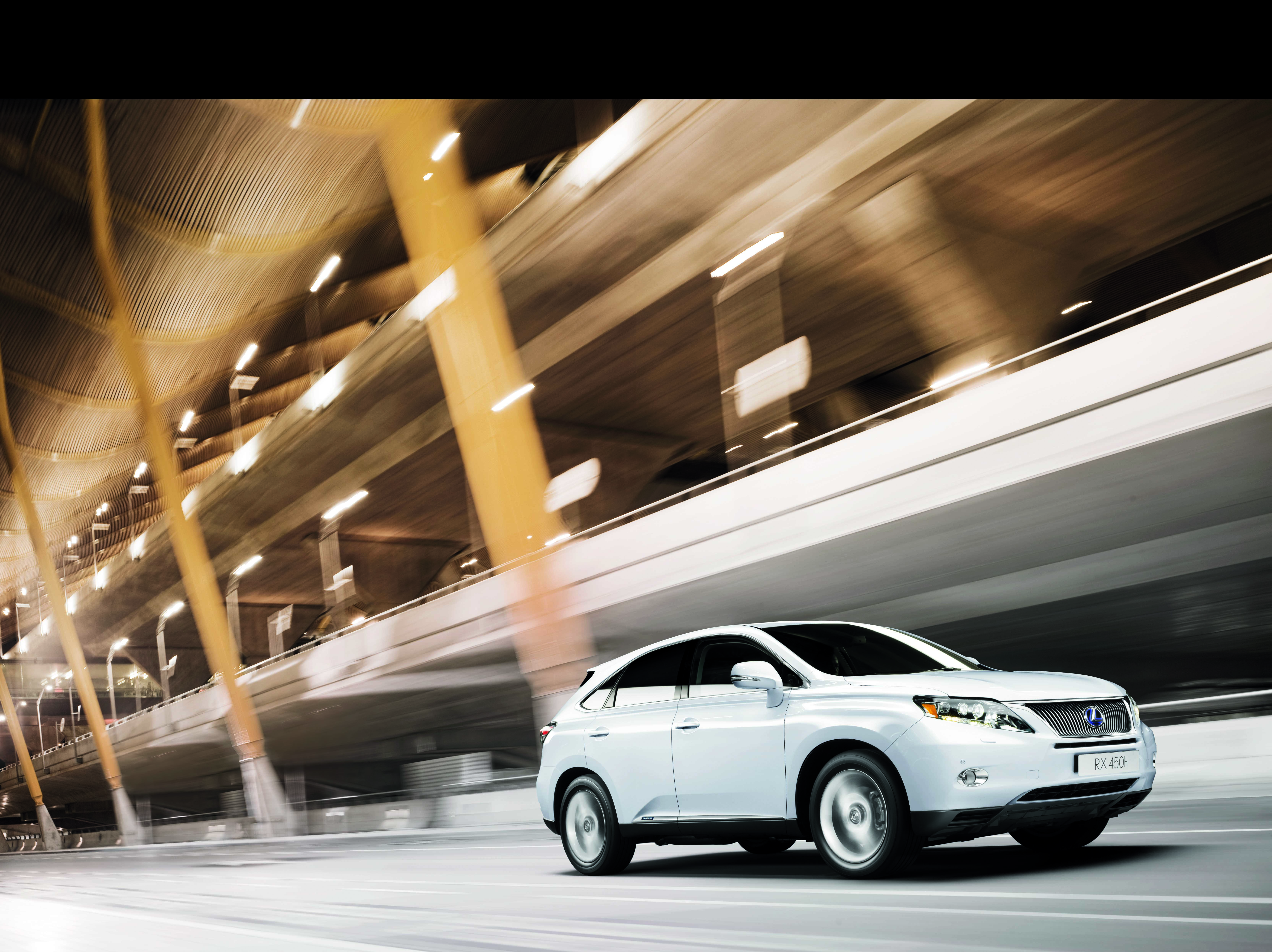 Lexus RX 450h (RX_450h_LOC_3-4_FRONT_7)