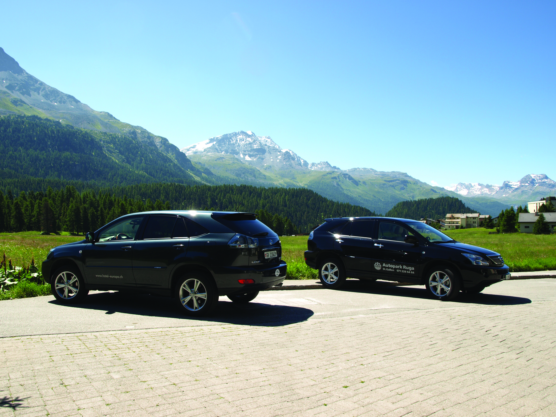 Lexus RX 400h (Hotel Schweiz 1)
