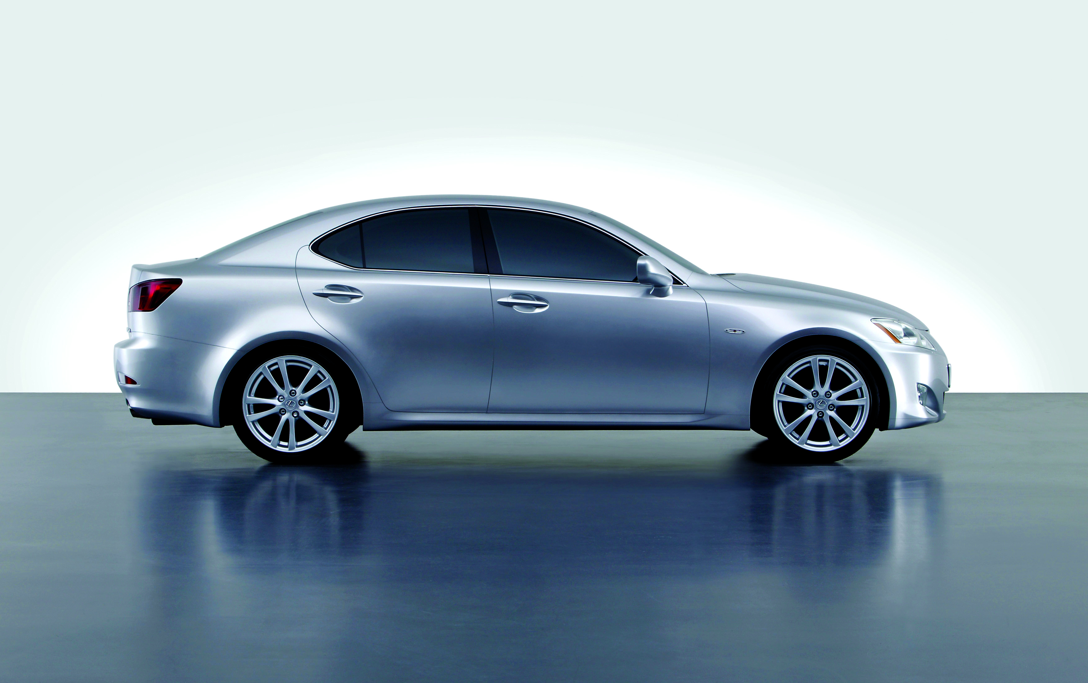 Lexus IS 220d: Seitenansicht