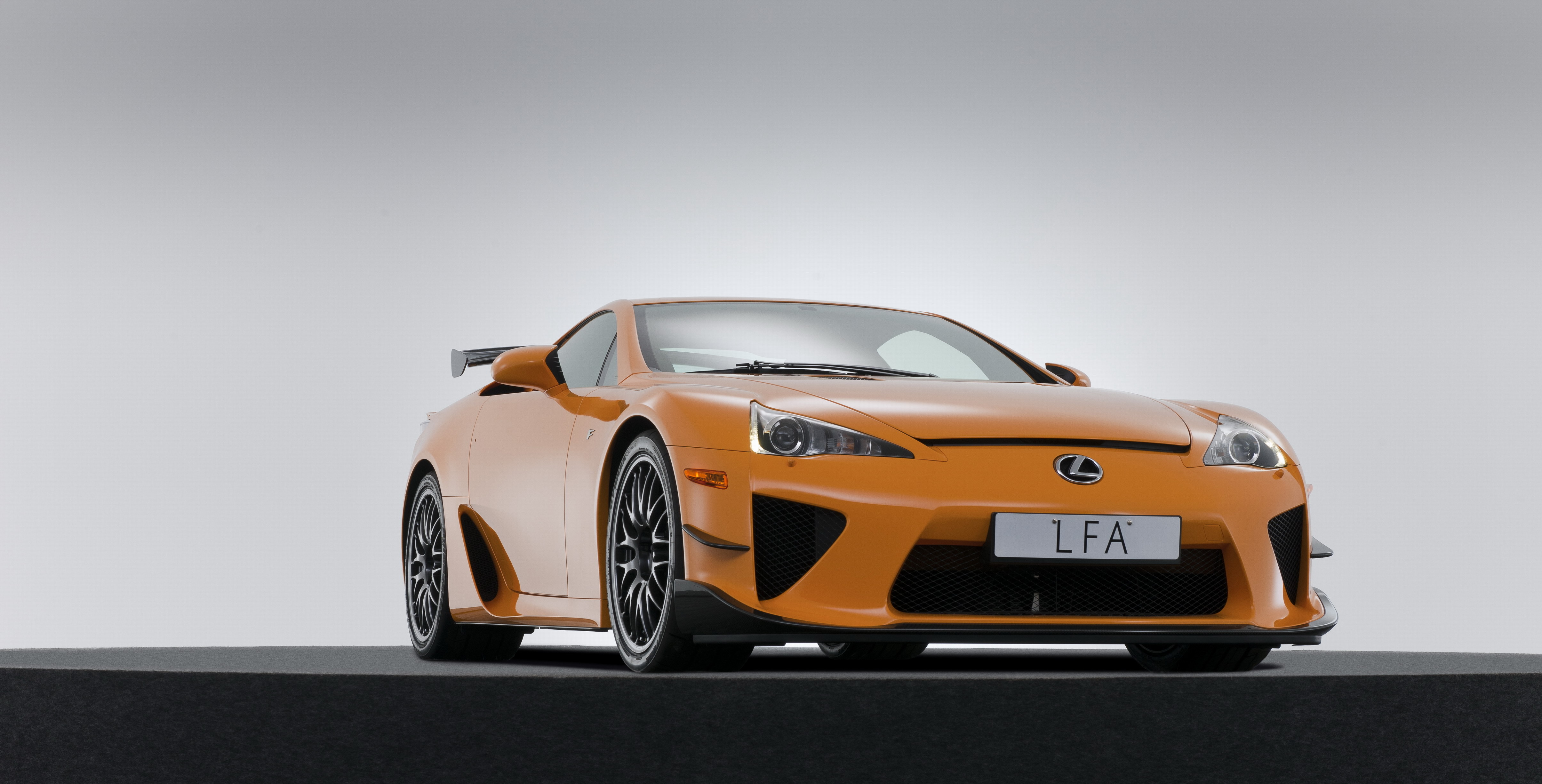 LEXUS LFA