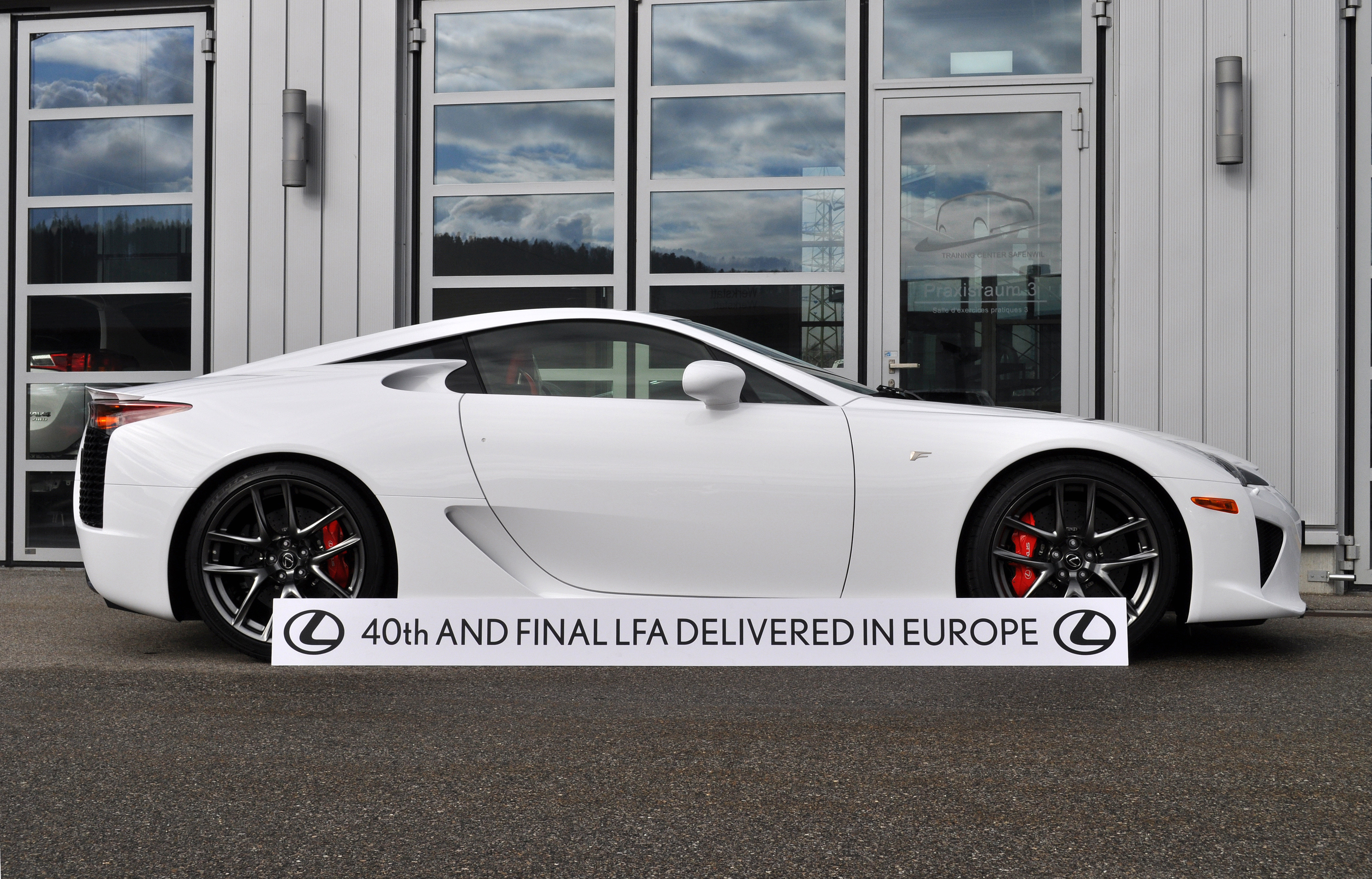 Letzter Lexus LFA in Europa ausgeliefert