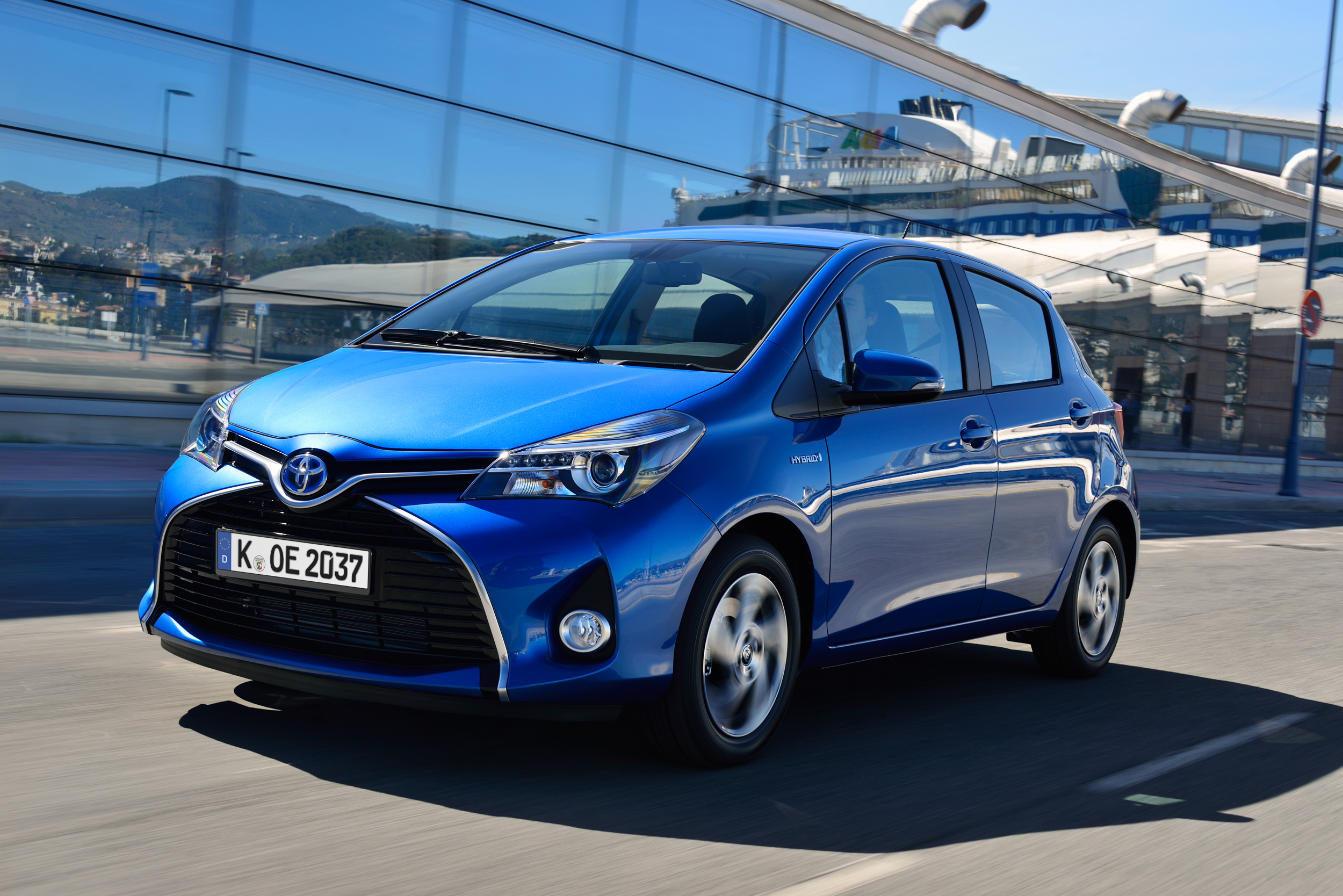 Toyota Yaris Hybrid 2014