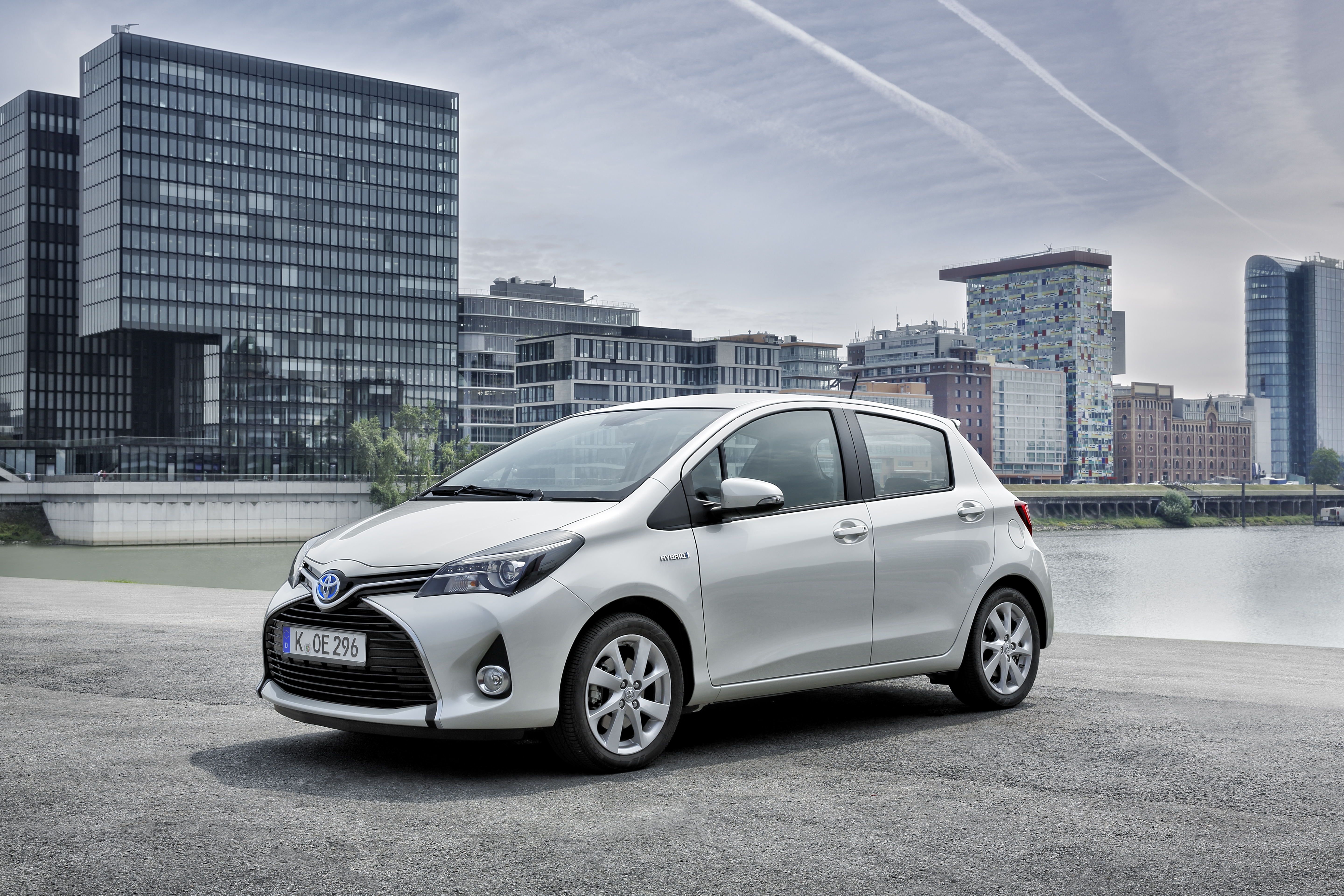 Toyota Yaris Hybrid 2014