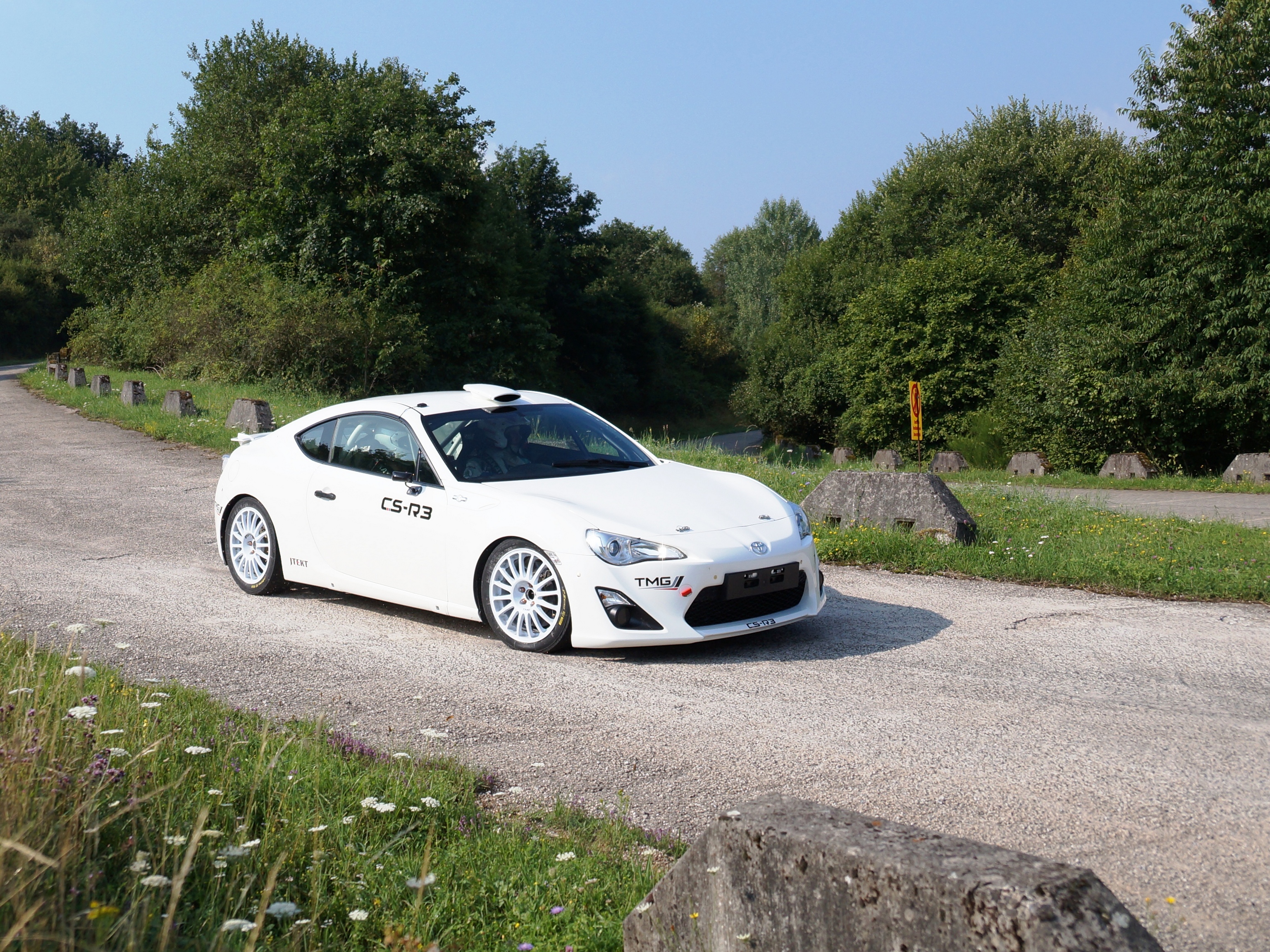 TMG_Motorsport_GT86 CS-R3_Test_1.jpg