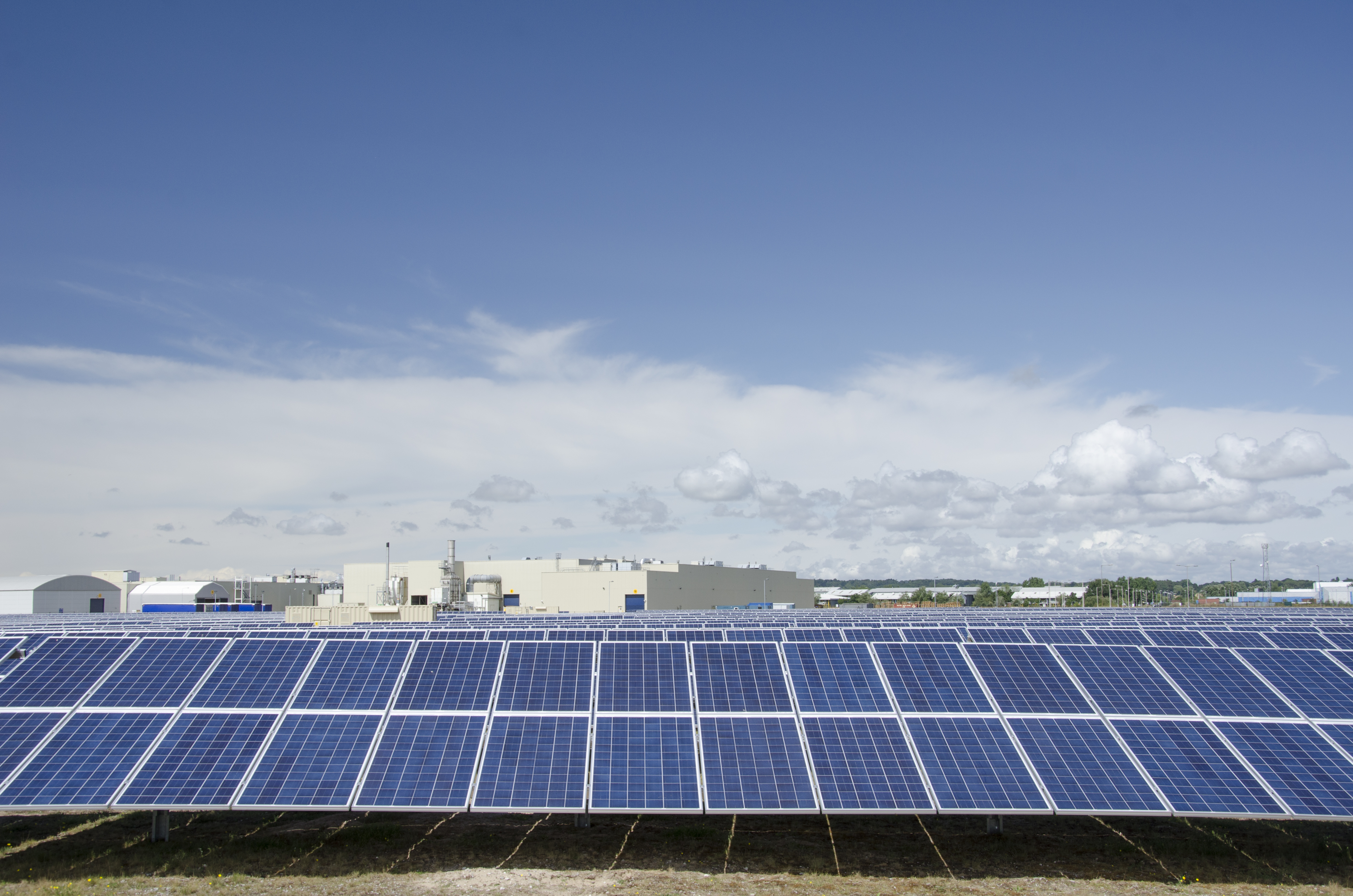 Toyota Motorenwerk in Wales mit neuer Solaranlage