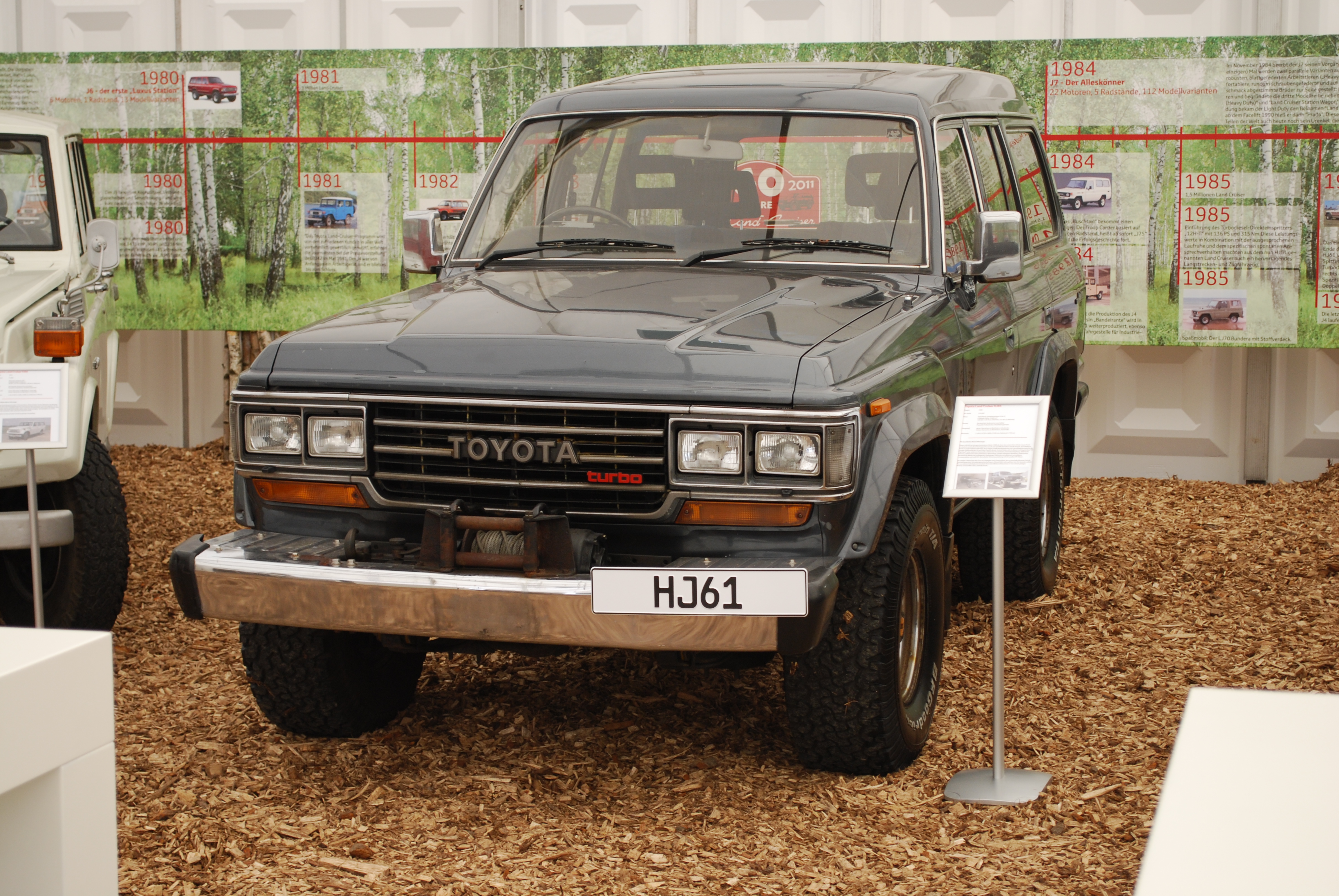 Land Cruiser HJ61.jpg