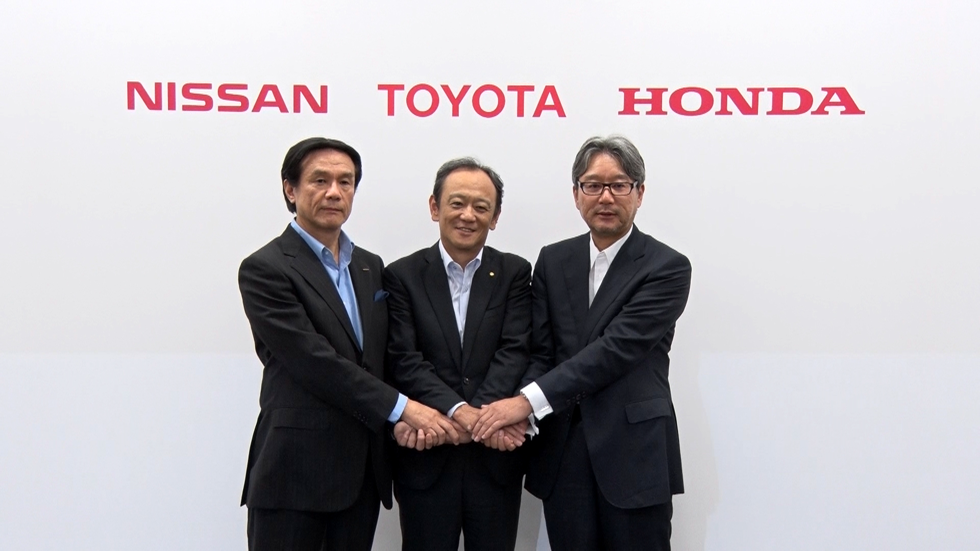 Von links nach rechts: Hitoshi Kawaguchi (Senior Vice President, Nissan), Kiyotaka Ise (Senior Managing Officer, TMC), Toshihiro Mibe (Operating Officer, Honda)